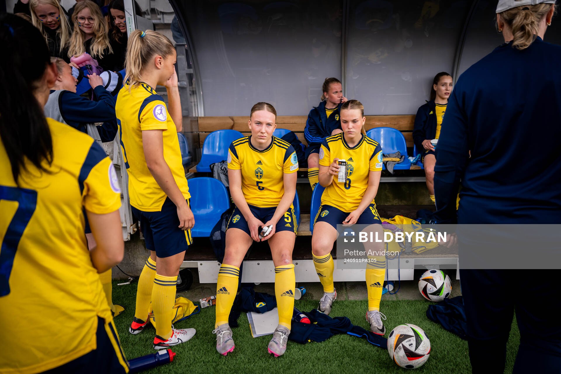 Thindra Mattsson and Freja Lindwall of Sweden looks dejected
