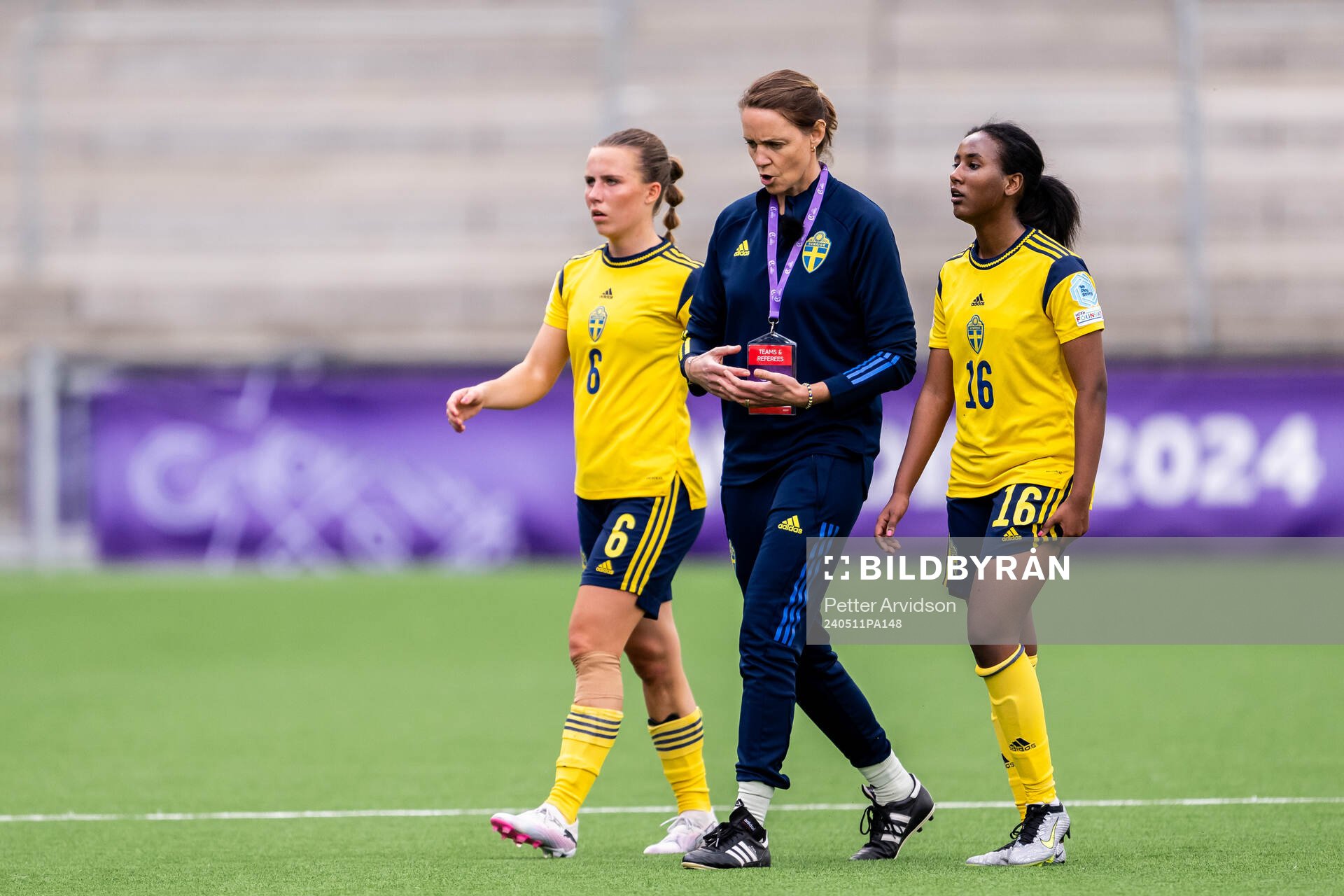Nathalie Staaf, Head coach Lovisa Delby and Saron Berhe of