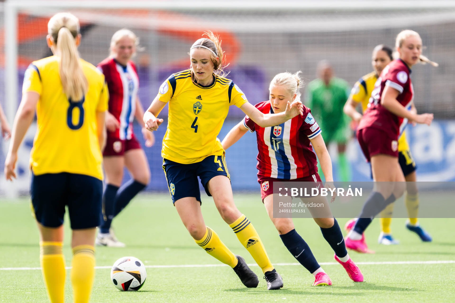 Fabienne Bartholdson of Sweden and Tommine Enger of Norway during the UEFA European Women’s Under-17 Championship match between Norway and Sweden on May 11, 2024 in Malmö.