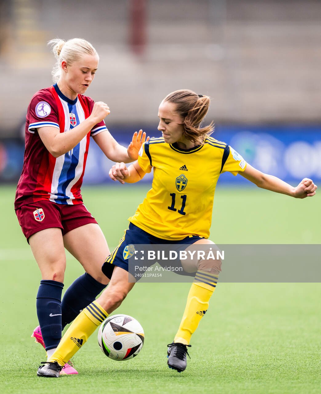 Tommine Enger of Norway and Augusta Priks of Sweden