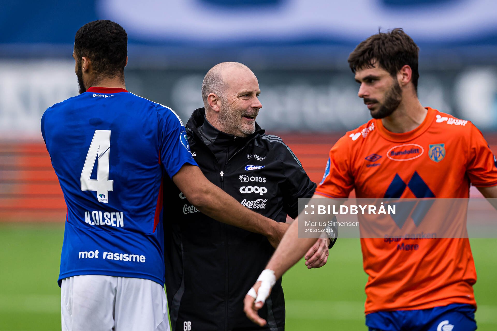 Geir Bakke, head coach of Vålerenga, celebrates