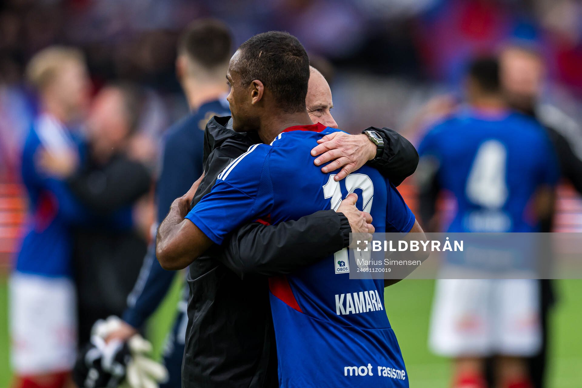 Ola Kamara and Geir Bakke, head coach of Vålerenga,