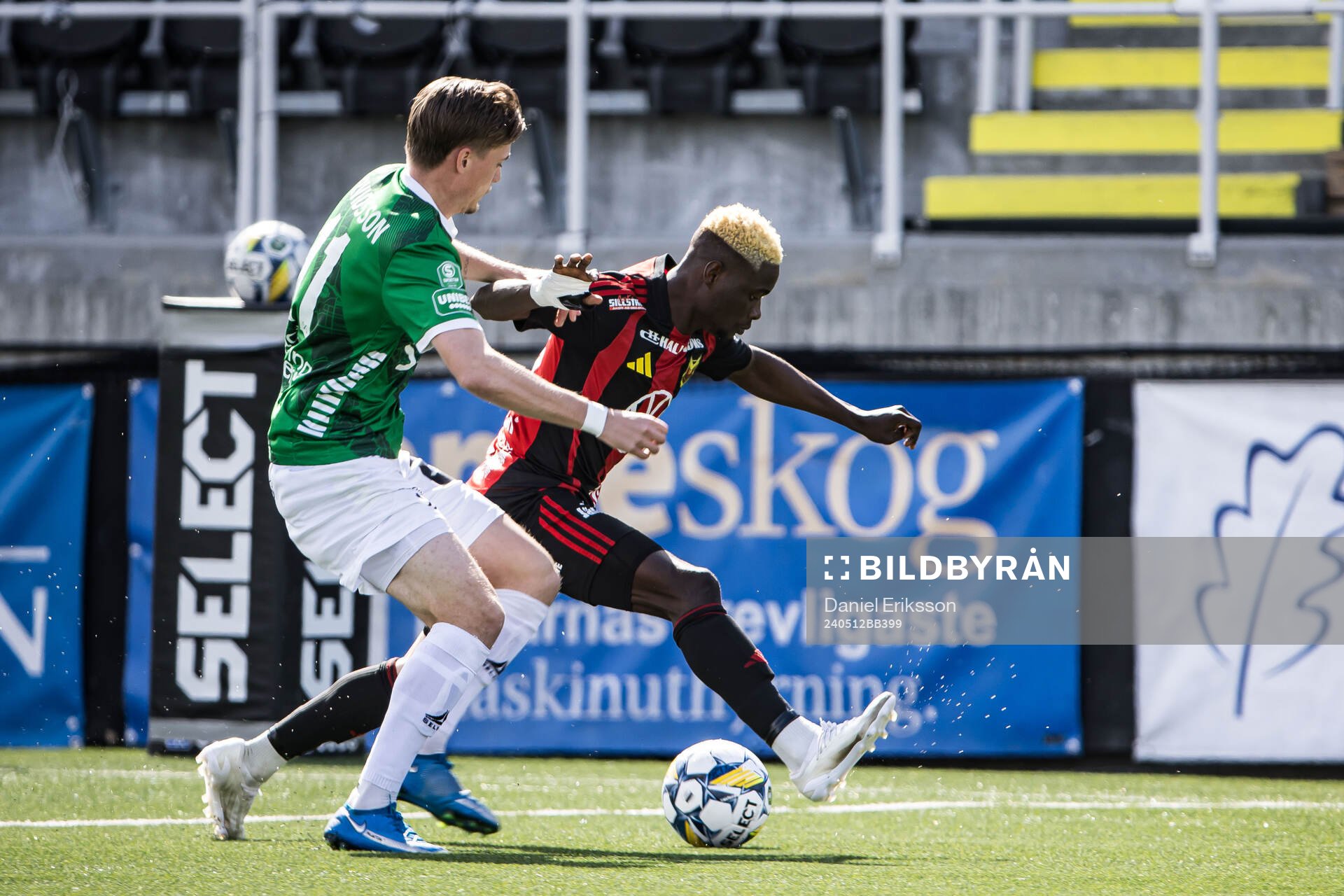 Brages Johan Arvidsson och Östersunds Assiedou Yannick