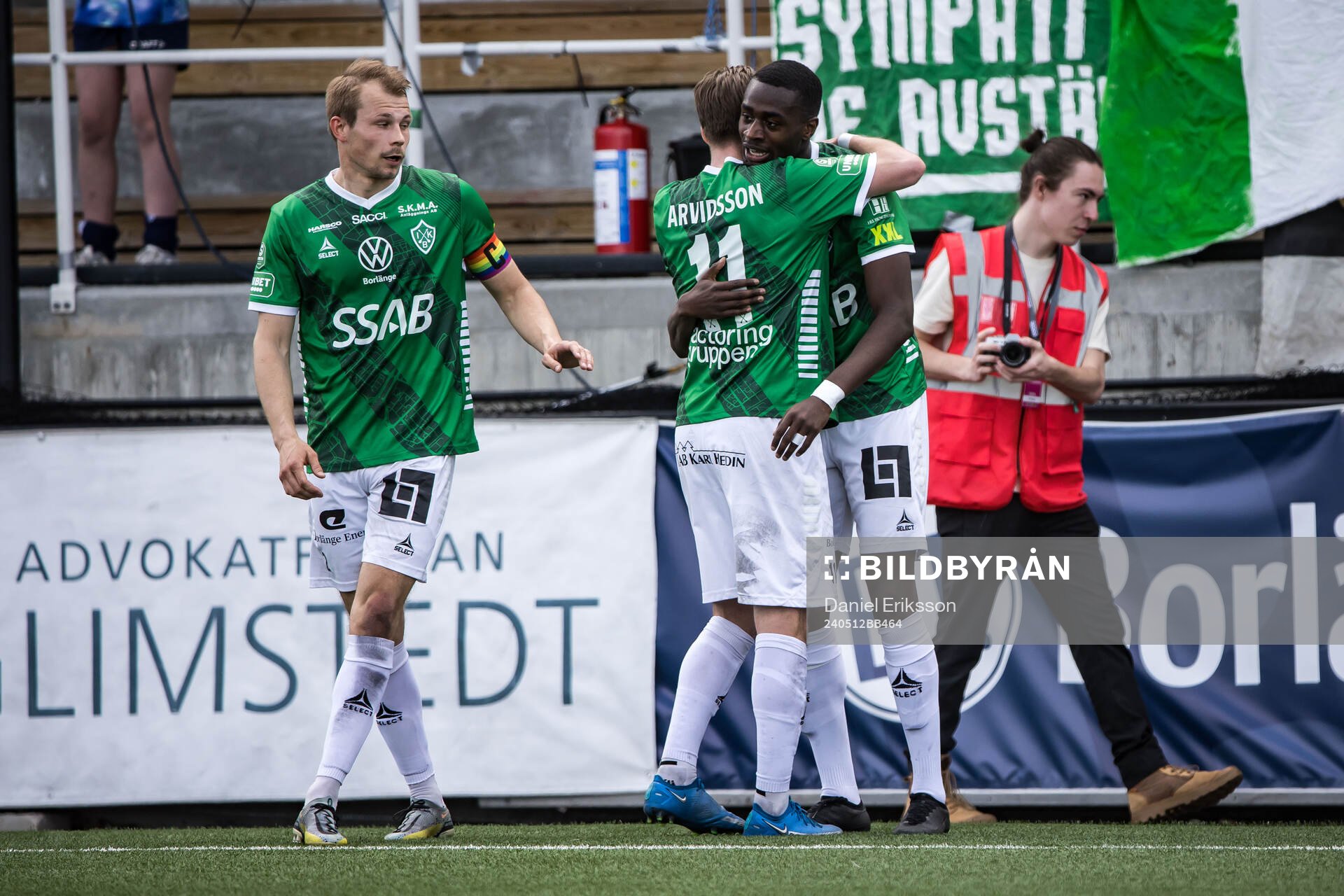 Brages Adil Titi jublar