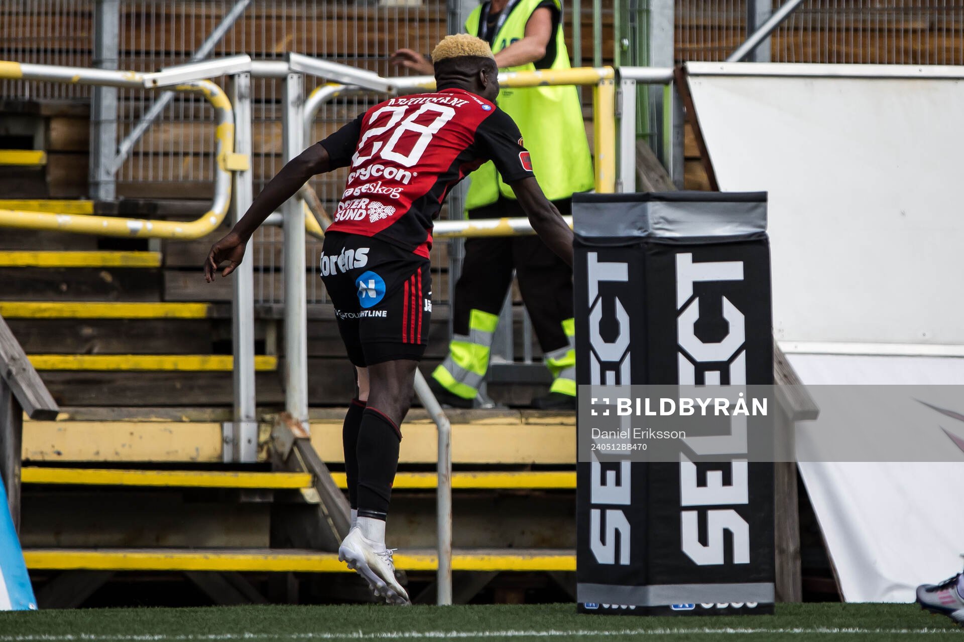 Östersunds Assiedou Yannick Armel Adjoumani jublar