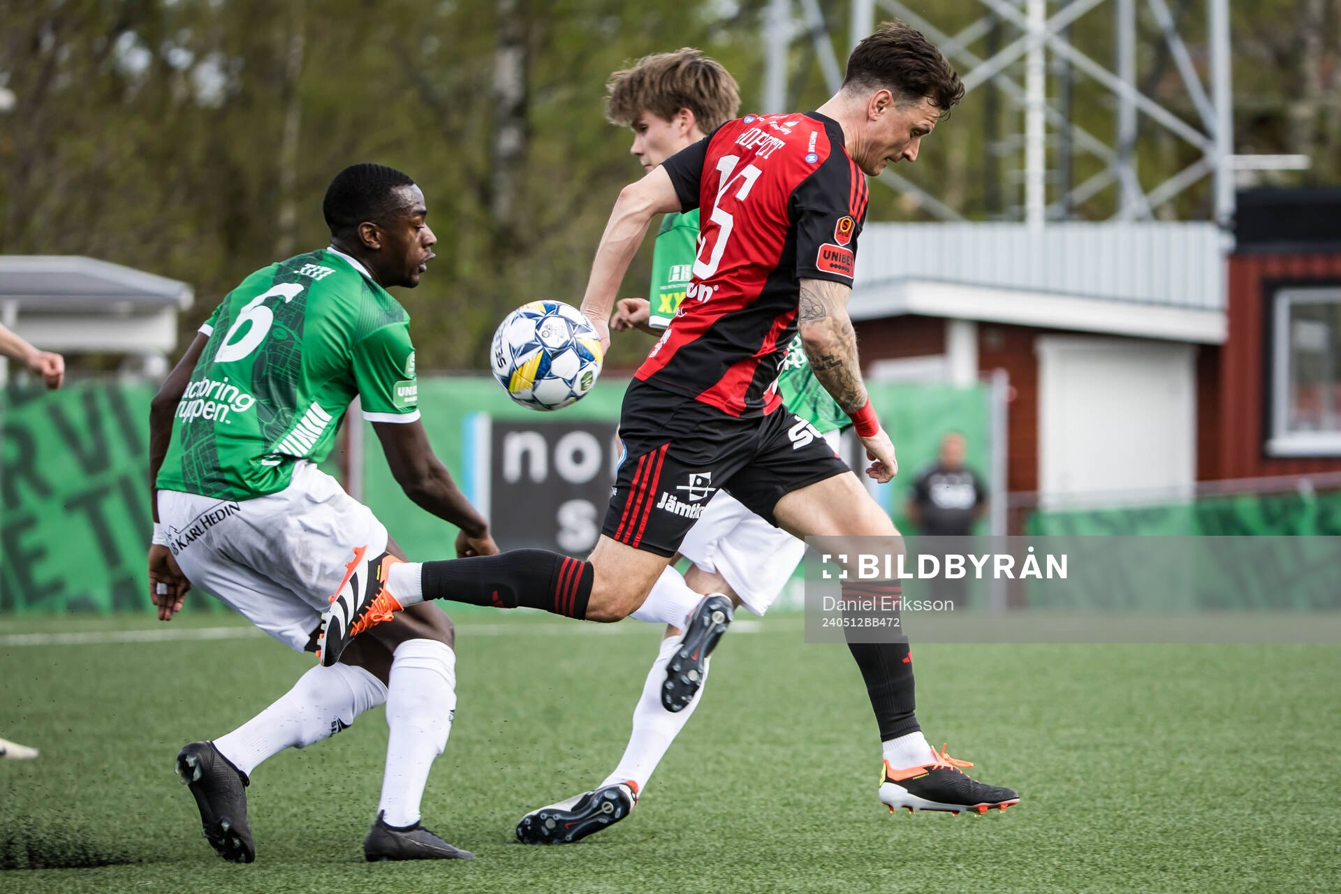 Brages Adil Titi och Östersunds Jamie Ryan Hopcutt