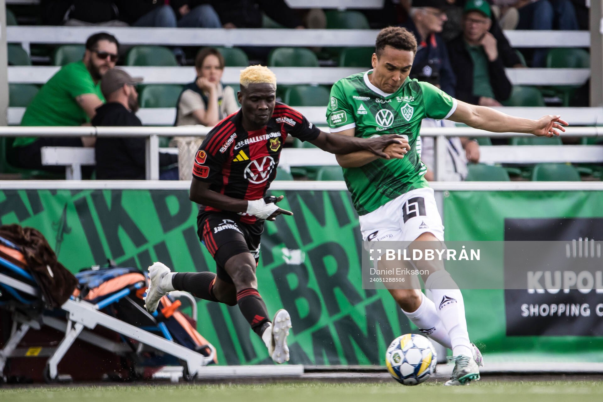 Östersunds Assiedou Yannick Armel Adjoumani och Brages