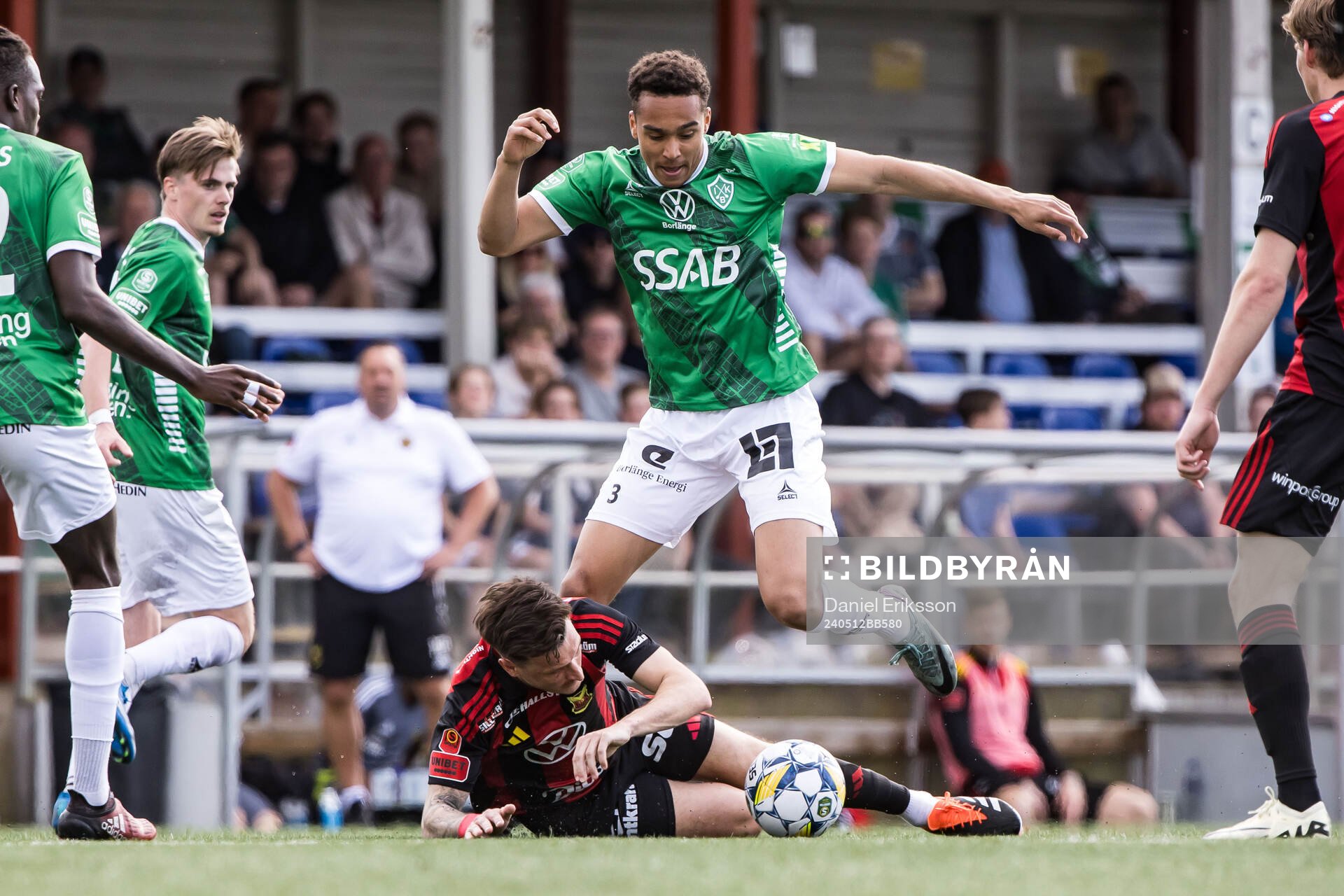 Östersunds Jamie Ryan Hopcutt och Brages Eirik Asante Gayi