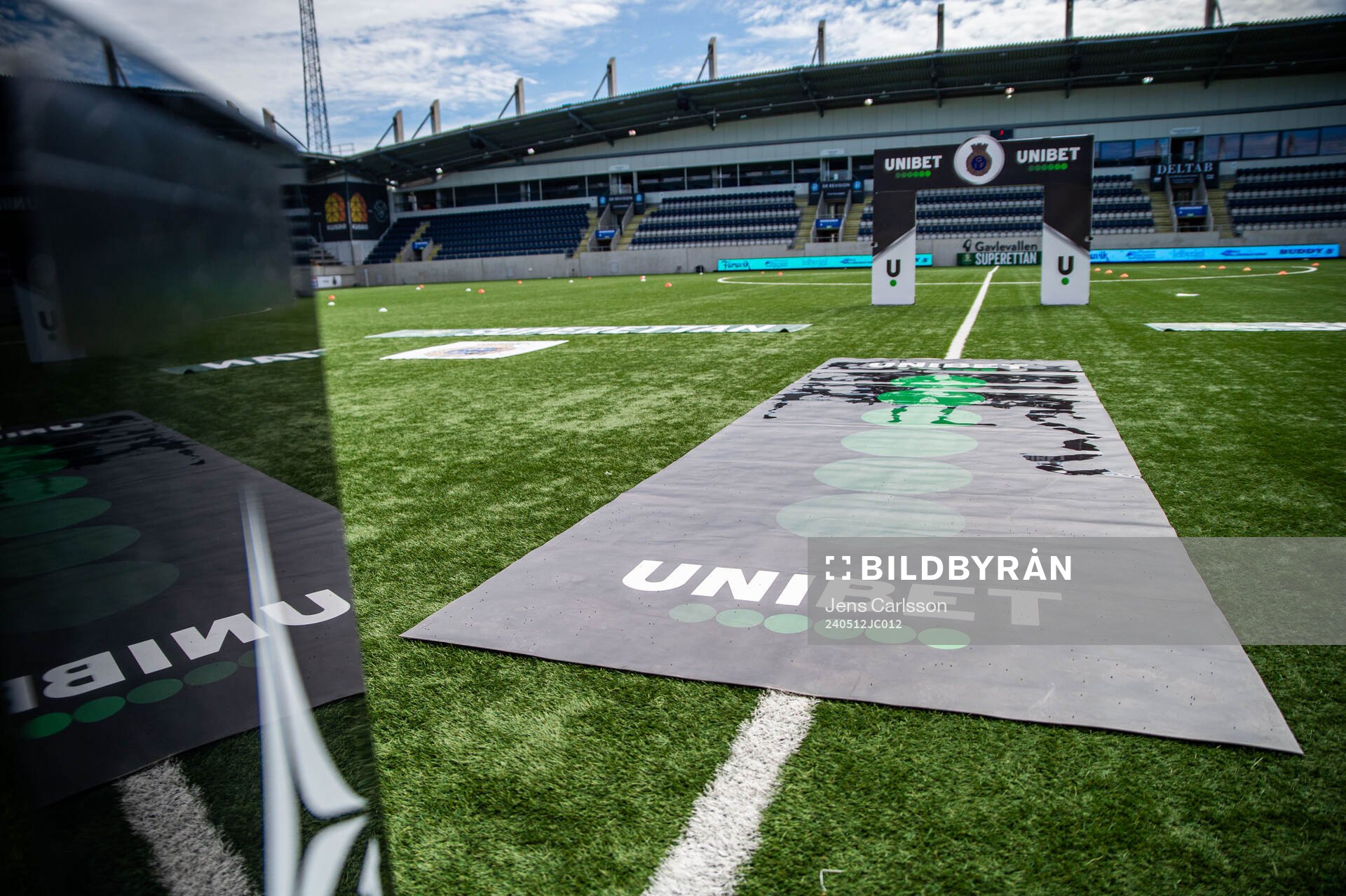 Unibets logotyp på Gavlevallen