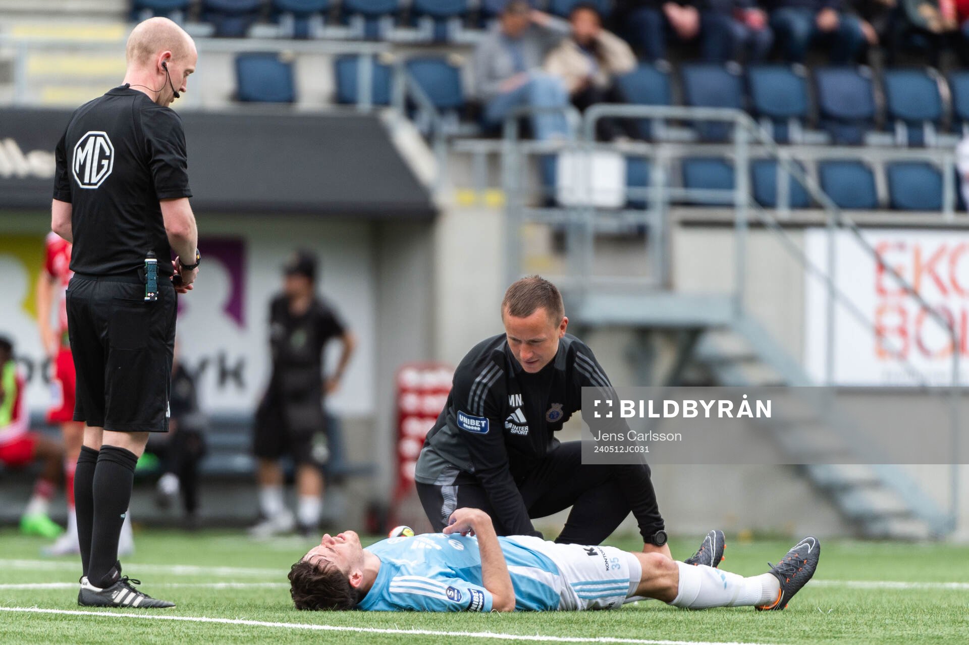 Gefles Samuel Adrian har ont och får vård