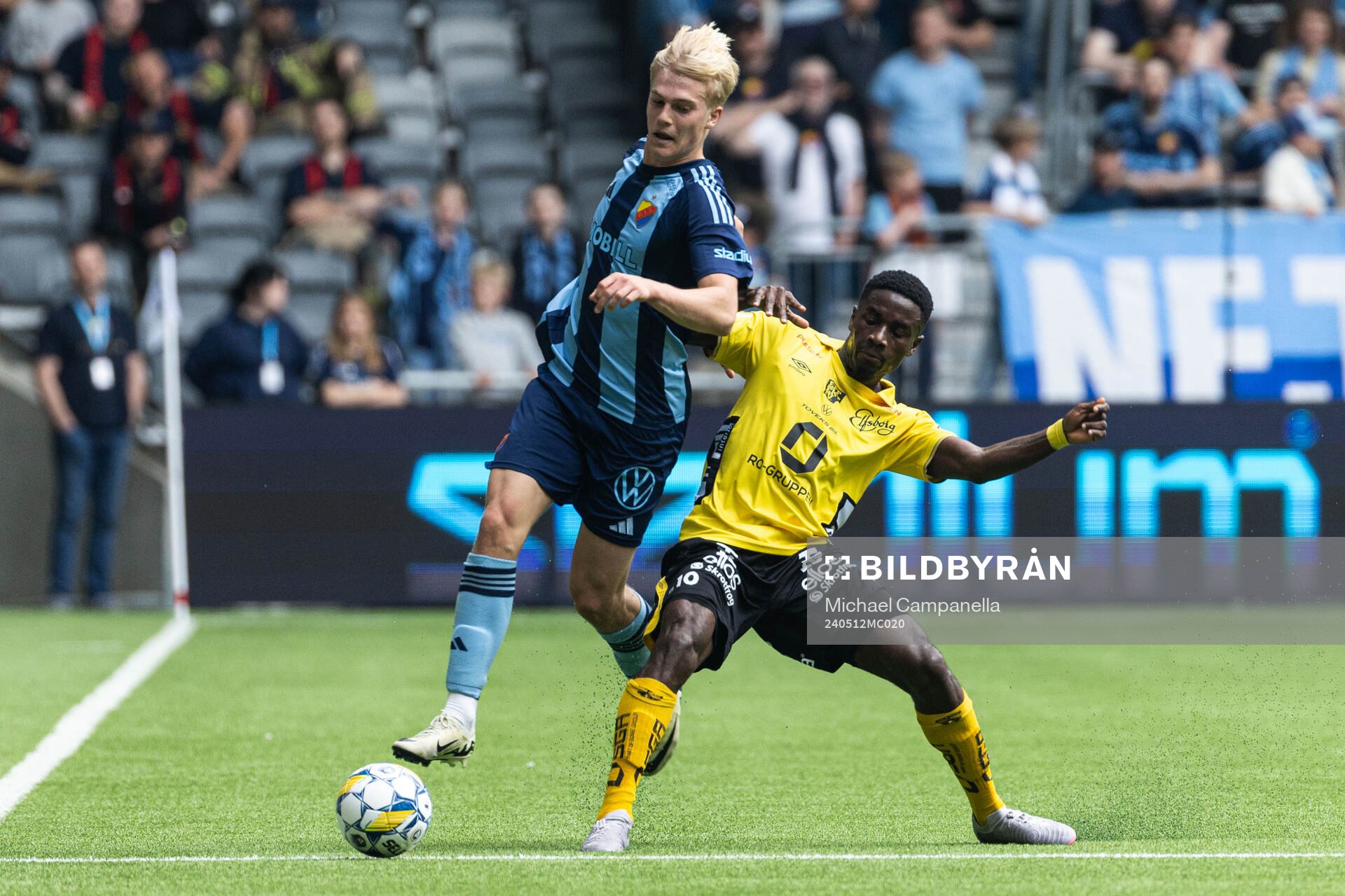Djurgårdens Lucas Bergvall och Elfsborgs Michael Baidoo