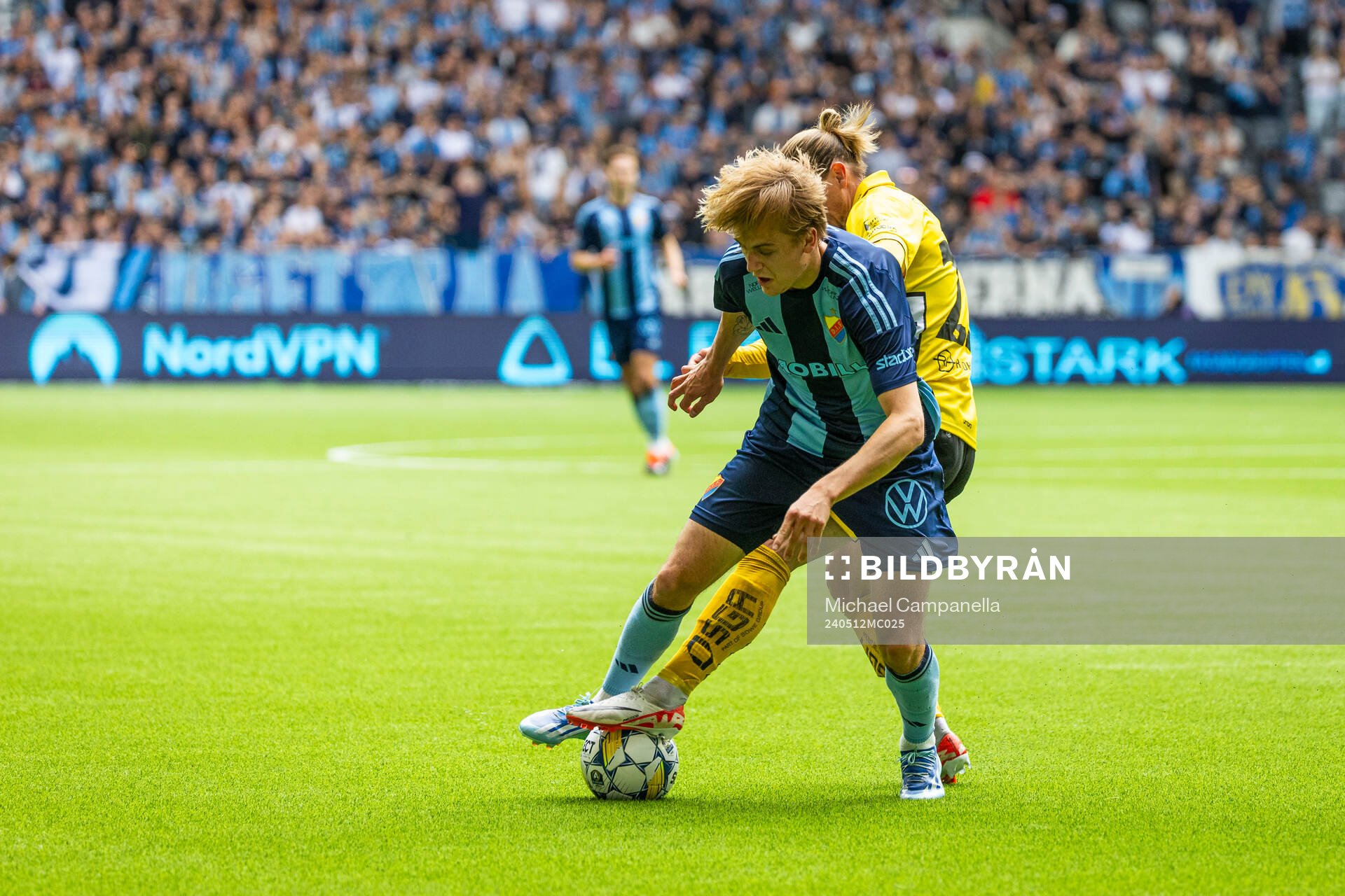 Djurgårdens Oskar Fallenius och Elfsborgs Niklas Hult