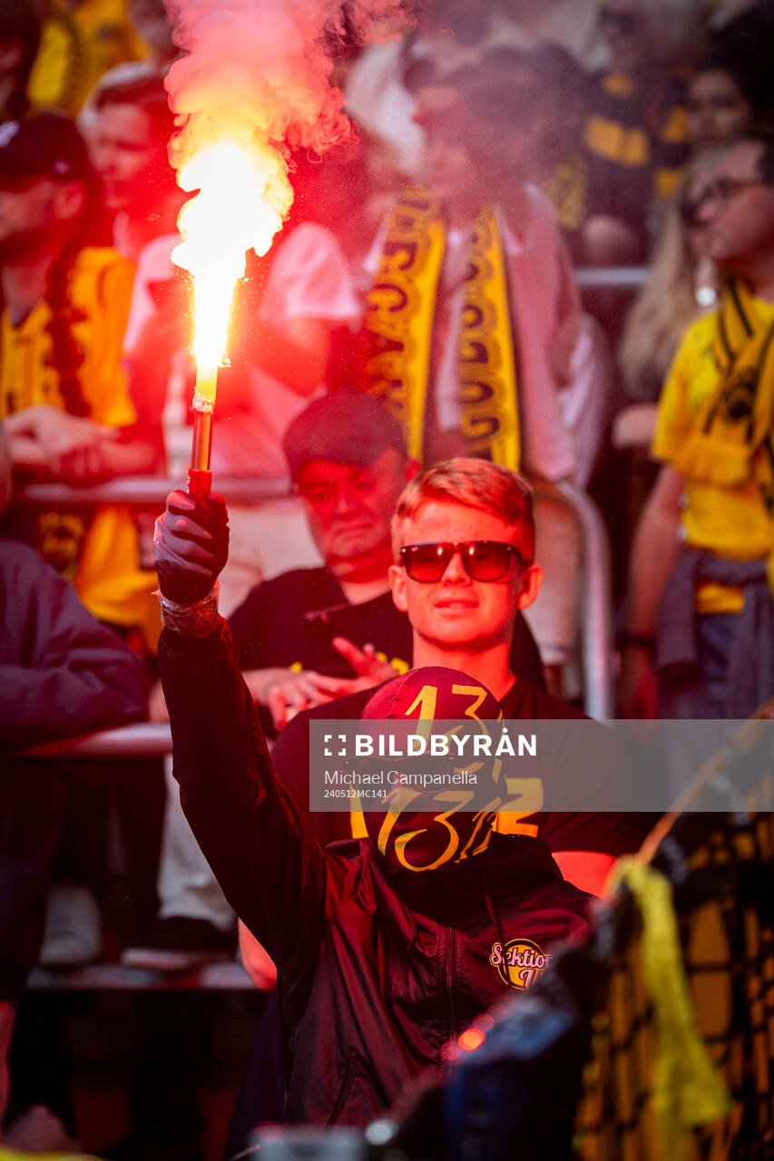 Elfsborgs supporter med bengaler