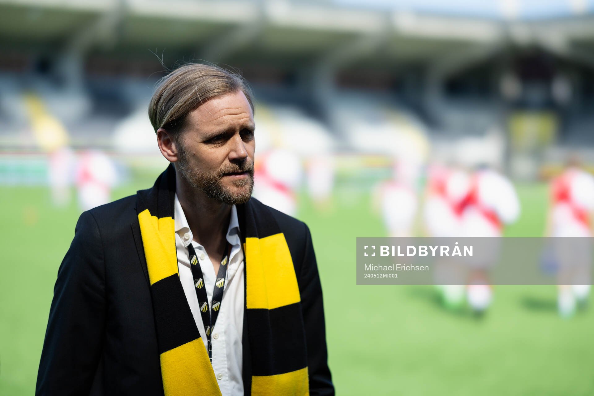 Häckens klubbchef Marcus Jodin innan fotbollsmatchen i