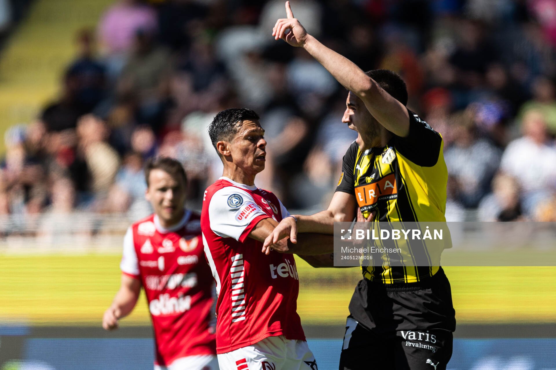 Häckens Srdjan Hrstic jublar