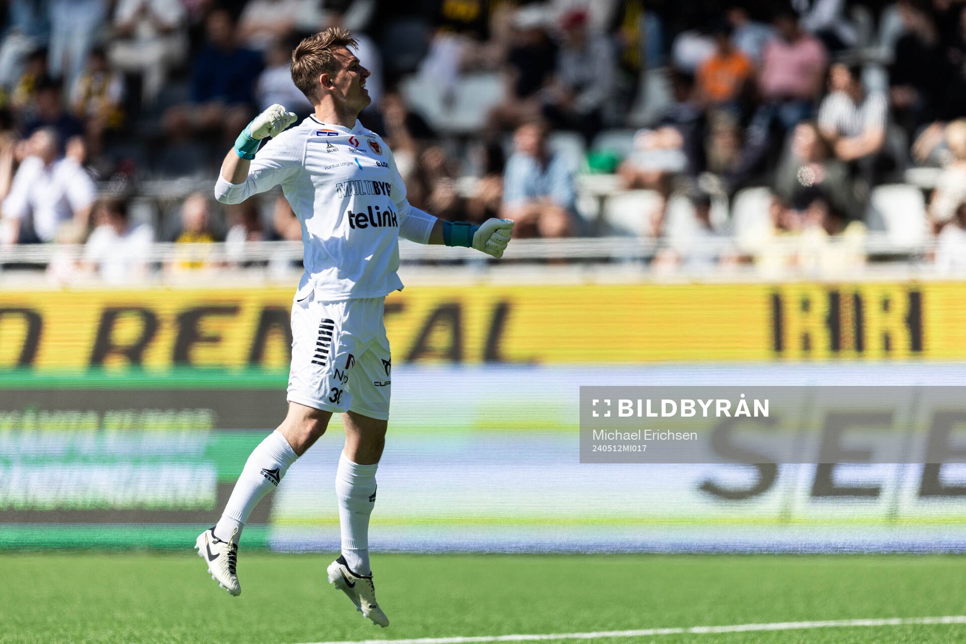 Kalmars målvakt Jakob Kindberg jublar