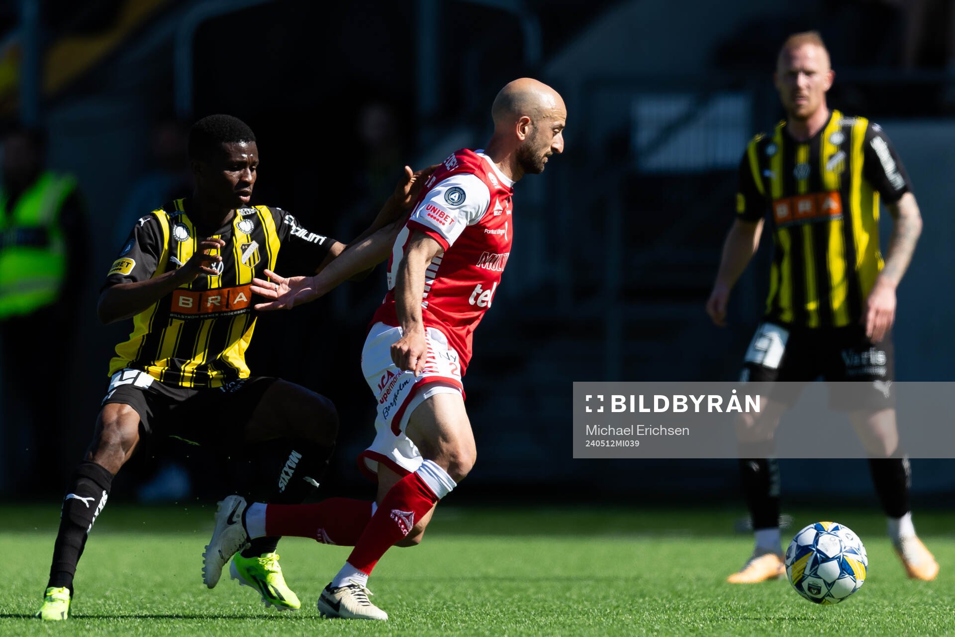 Häckens Akoua Romeo Amane och Kalmars Robert Gojani