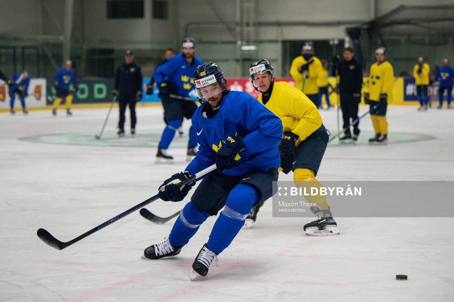 Erik Karlsson and Max Friberg of Sweden at a practice