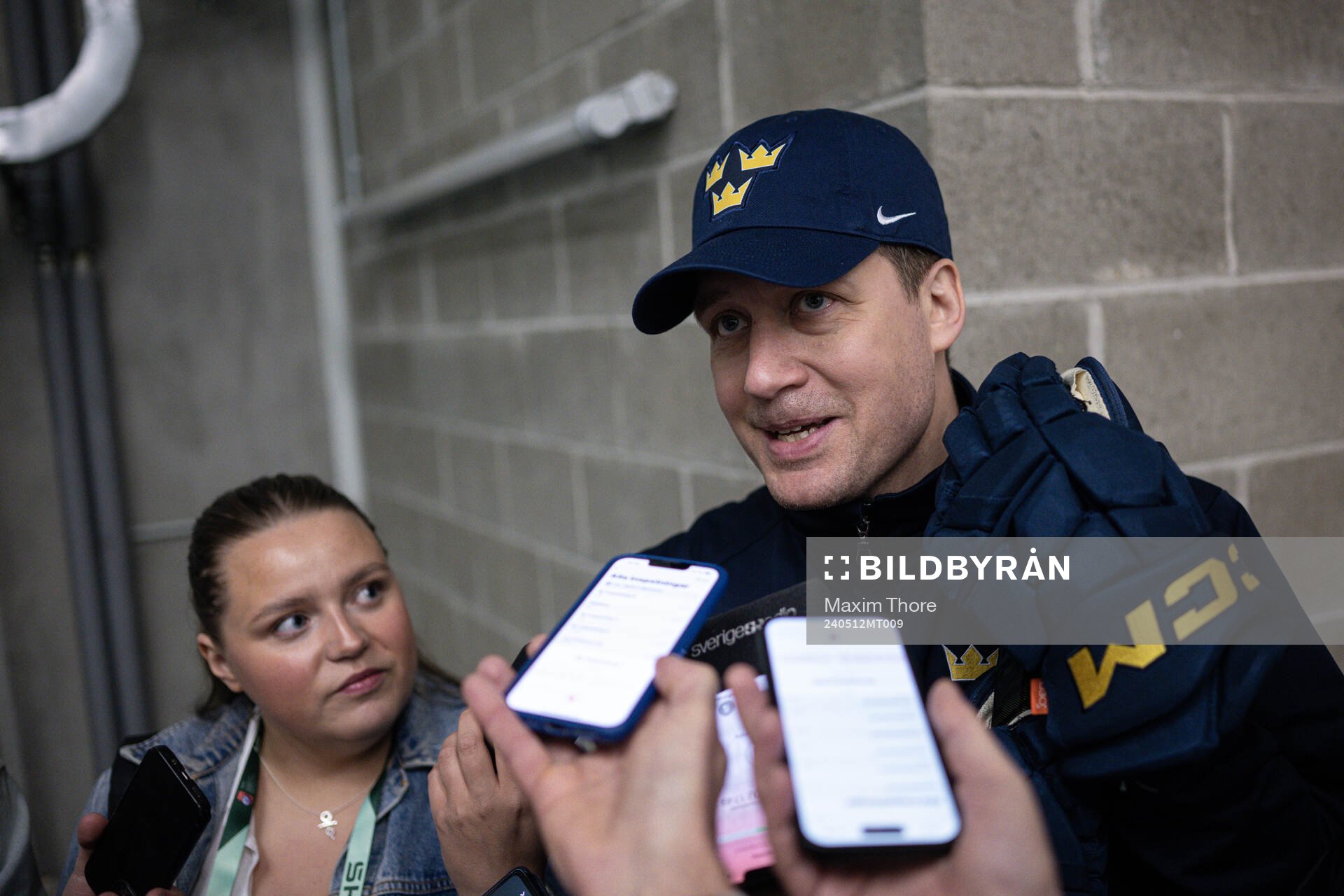 Head coach Sam Hallam of Sweden