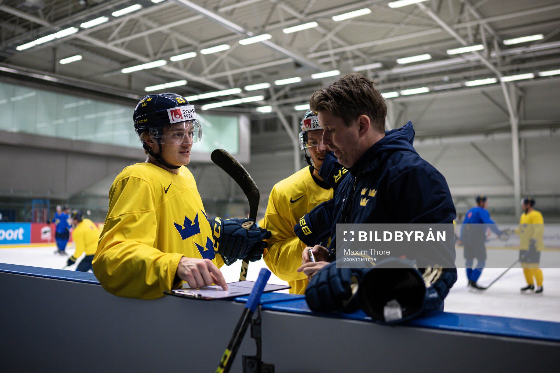 Jonas Brodin, Isac Lundeström and assistant coach Stefan