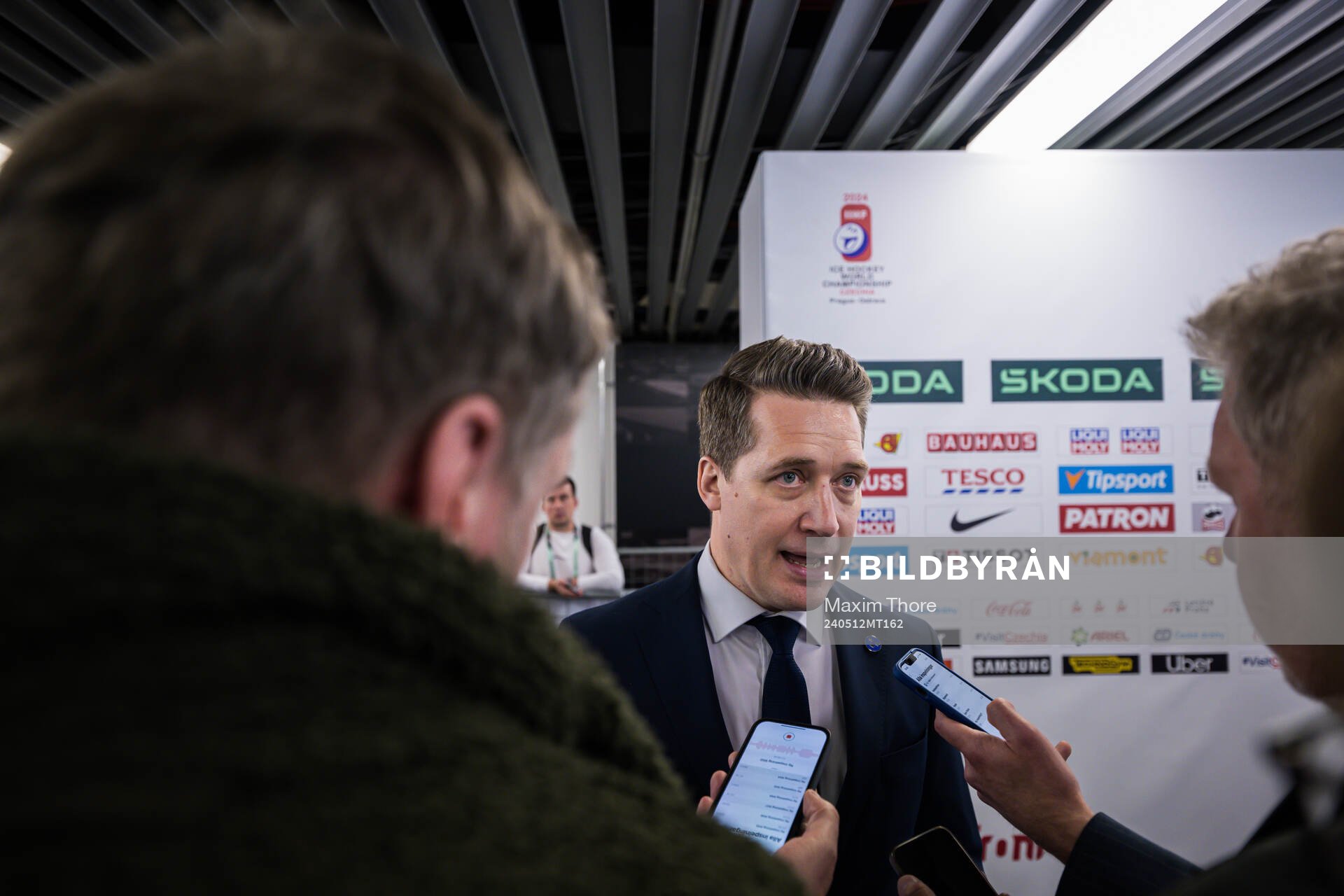 Head coach Sam Hallam of Sweden