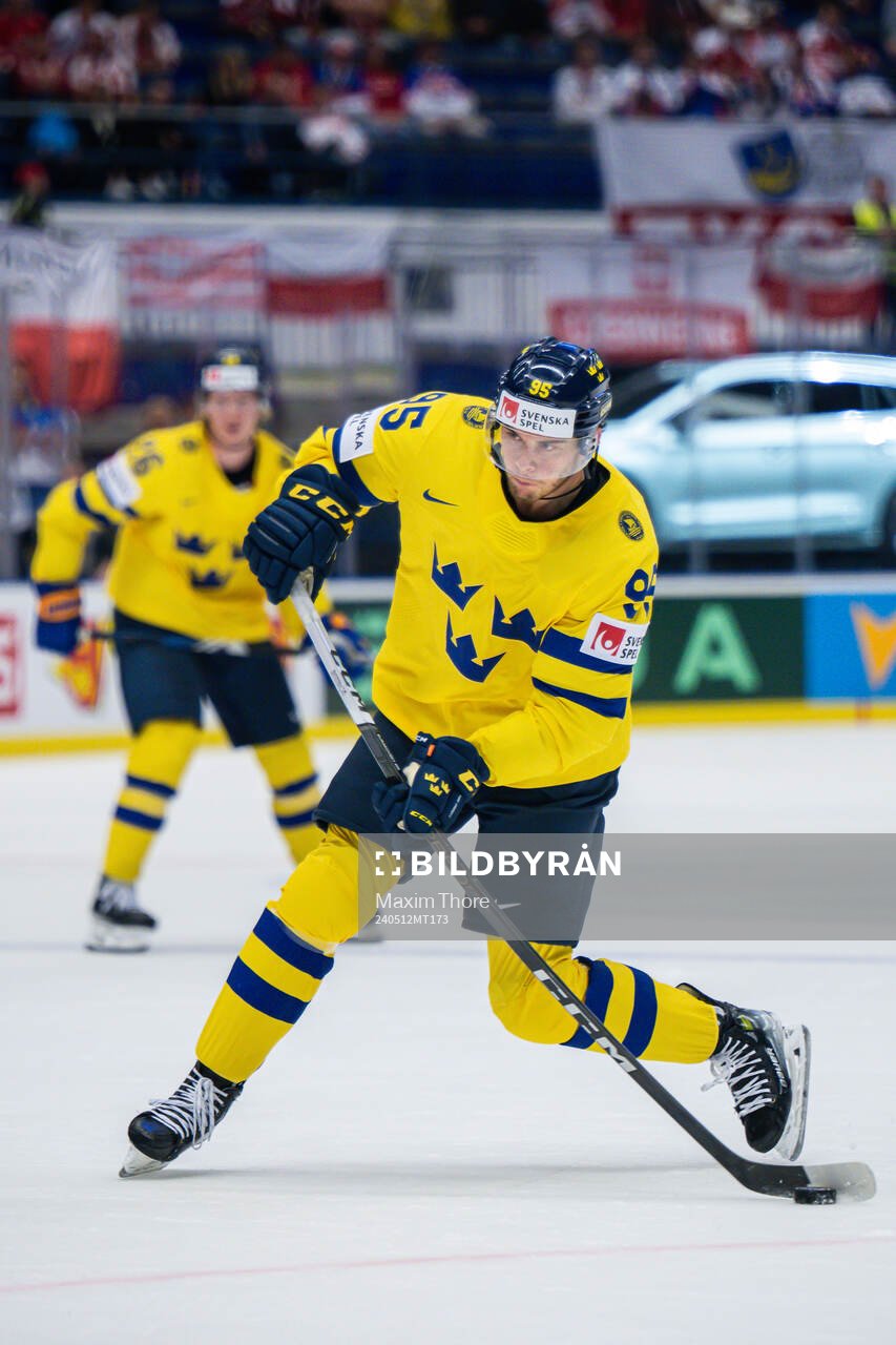 André Burakovsky of Sweden scores the 4-1 goal