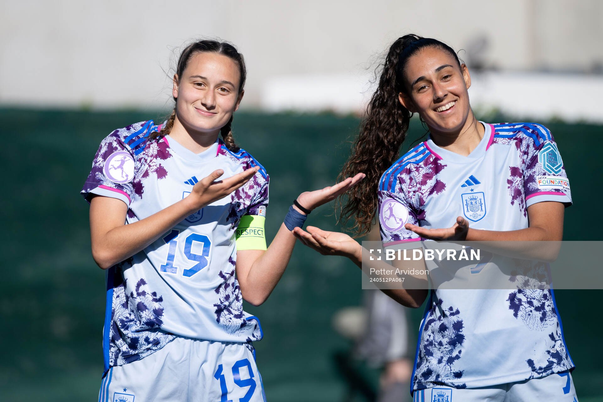 Alba Cerrato of Spain celebrates with Celia Segura