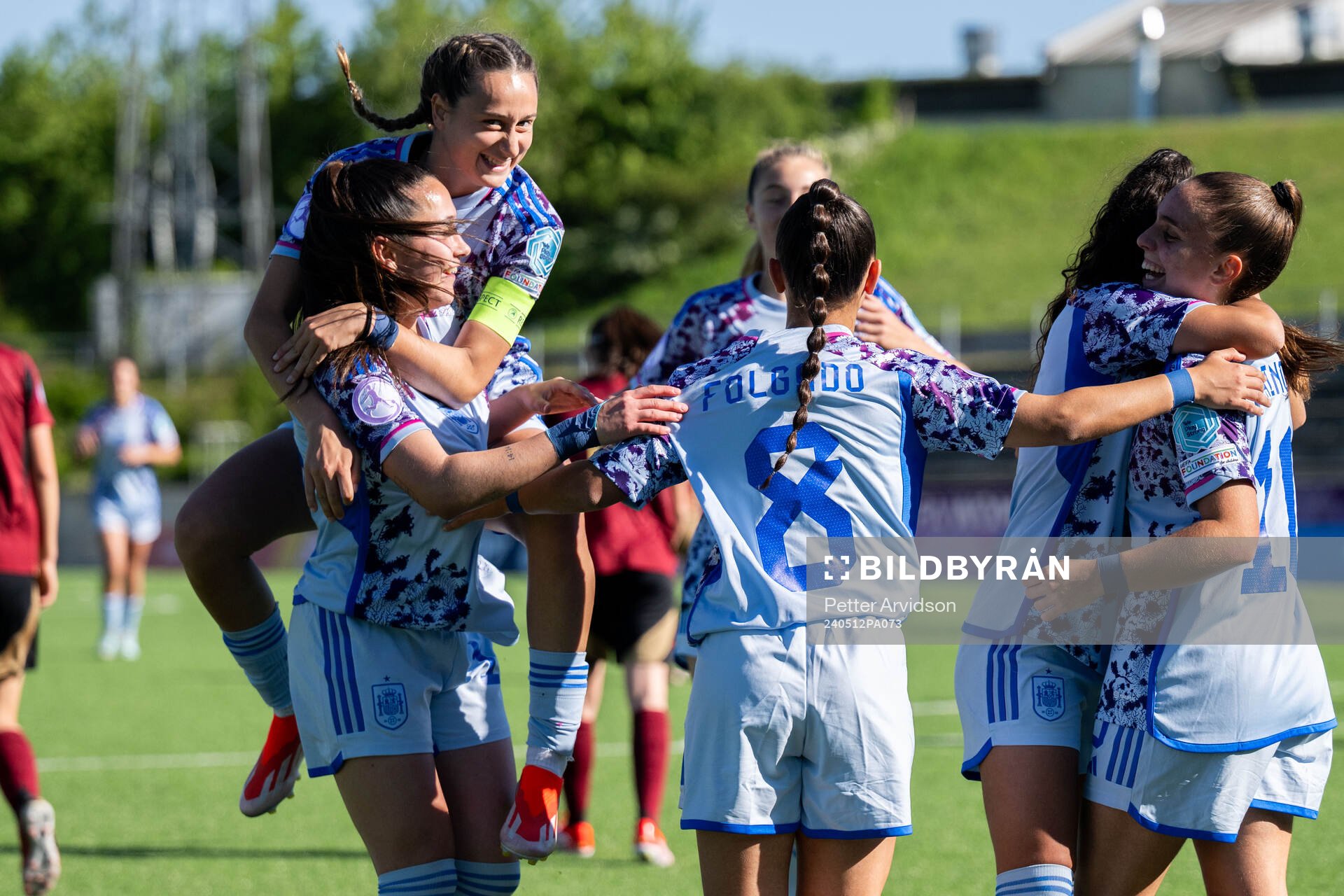 Alba Cerrato and Lua Calo of Spain celebrate