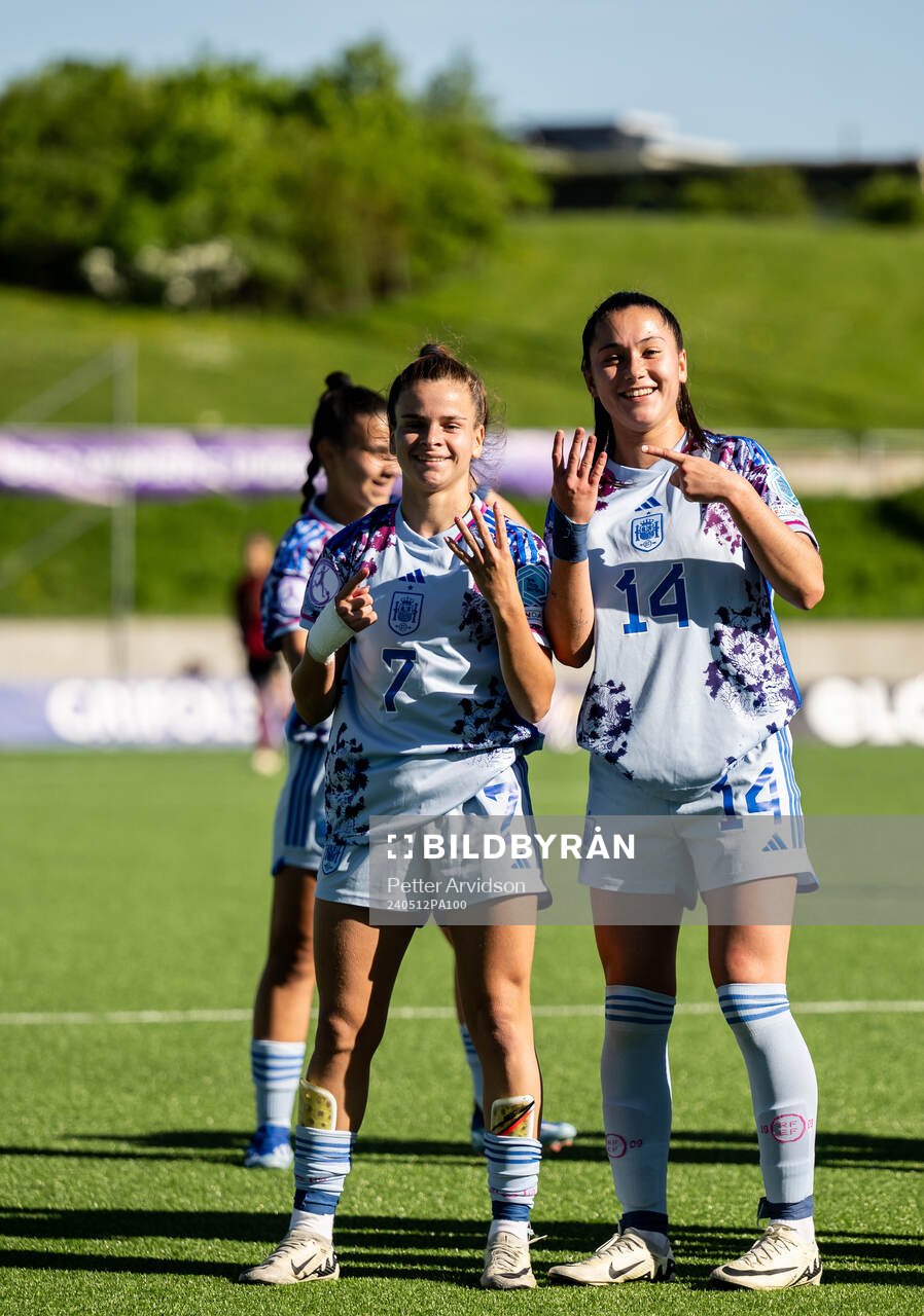 Noa Ortega and Lua Calo of Spain celebrate