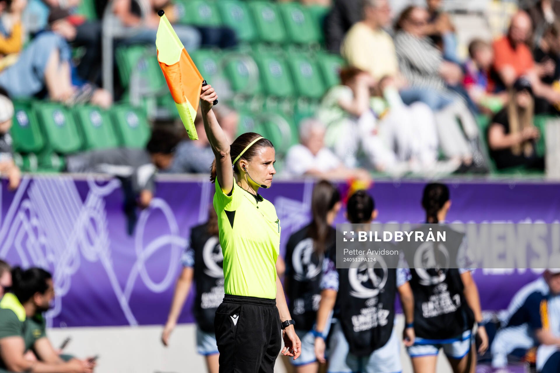 Assistant referee Daniela Göttlinger