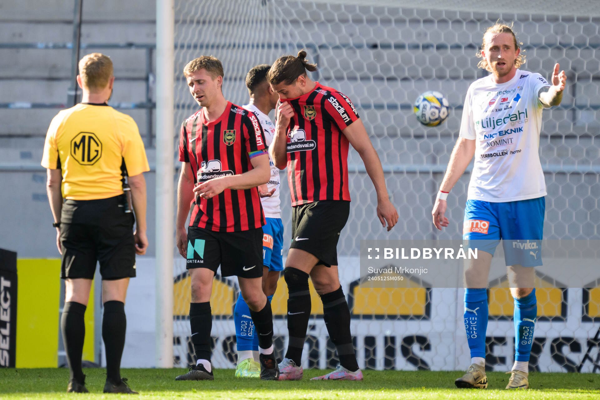 Brommapojkarnas Ludvig Fritzson och Nikola Vasic deppar