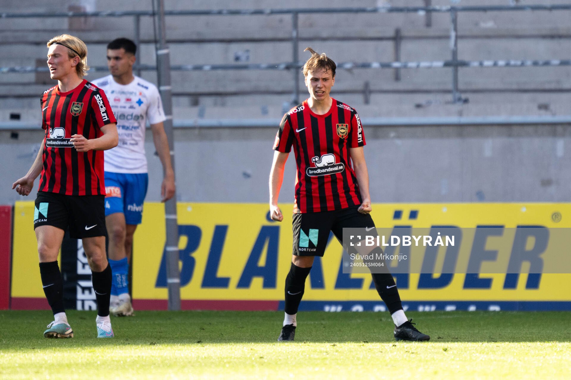 Brommapojkarnas Alex Timossi Andersson jublar