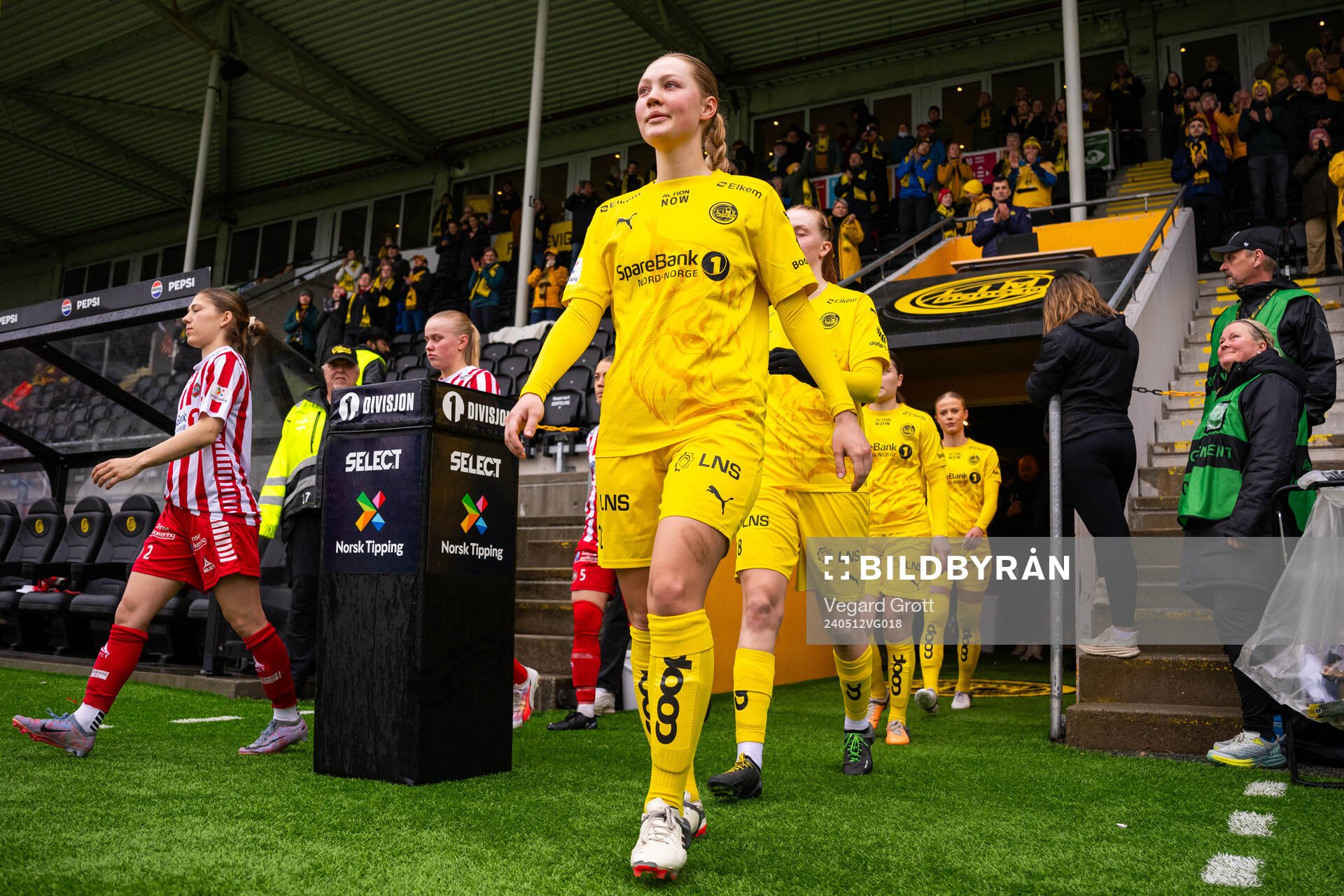 Synne Fredriksen Moe of Bodø/Glimt enters the pitch