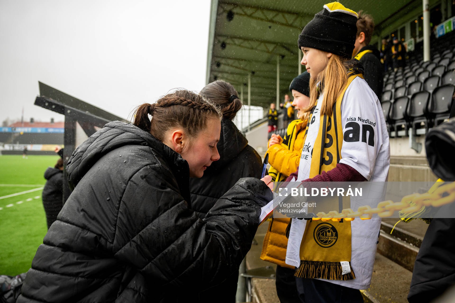 Gerd Anine Johansen of Bodø/Glimt signs autographs