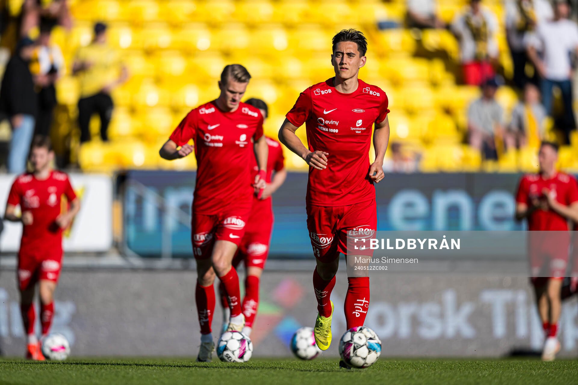 Svenn Crone of Brann warms up