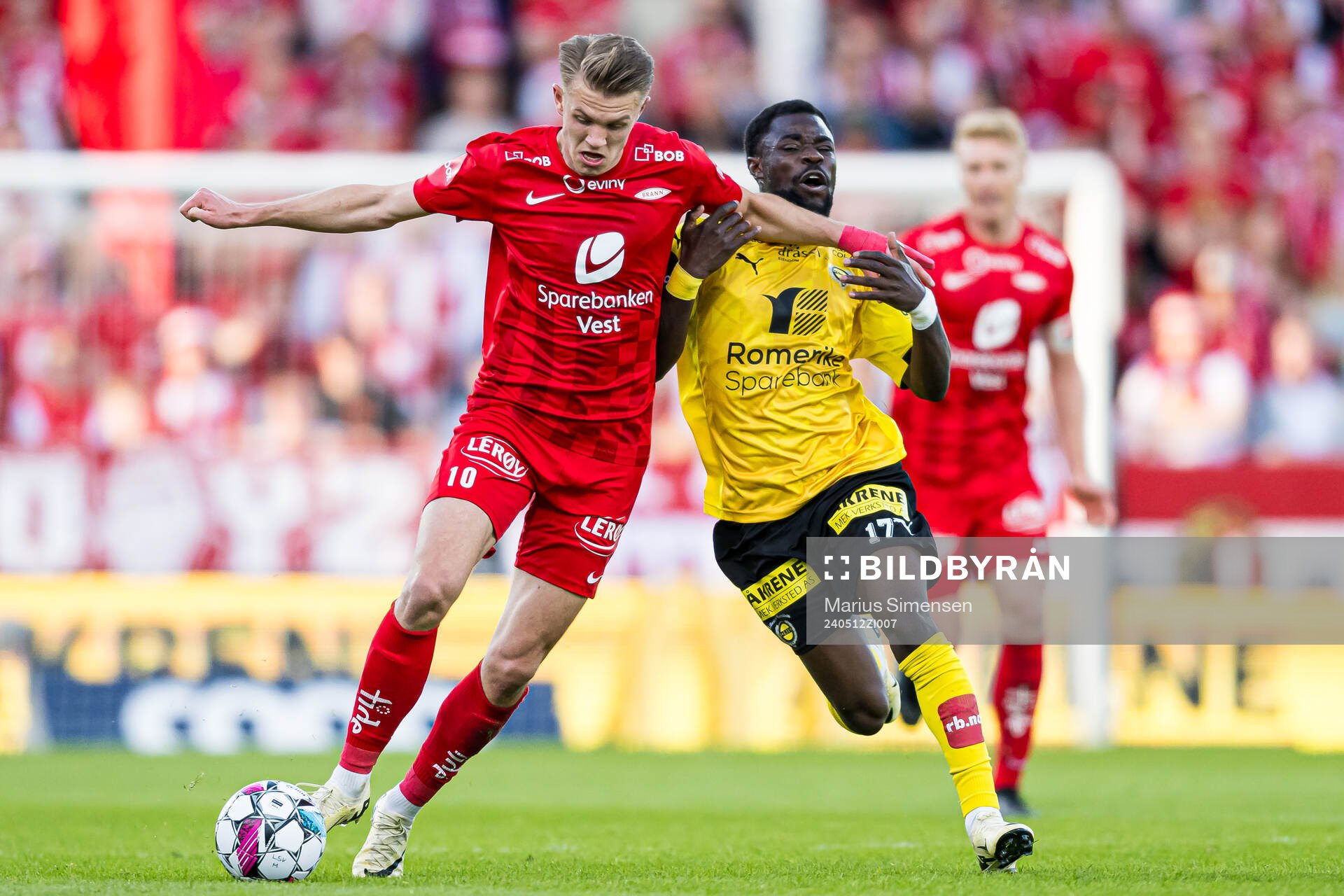 Emil Kornvig of Brann and Eric Bugale Kitolano of