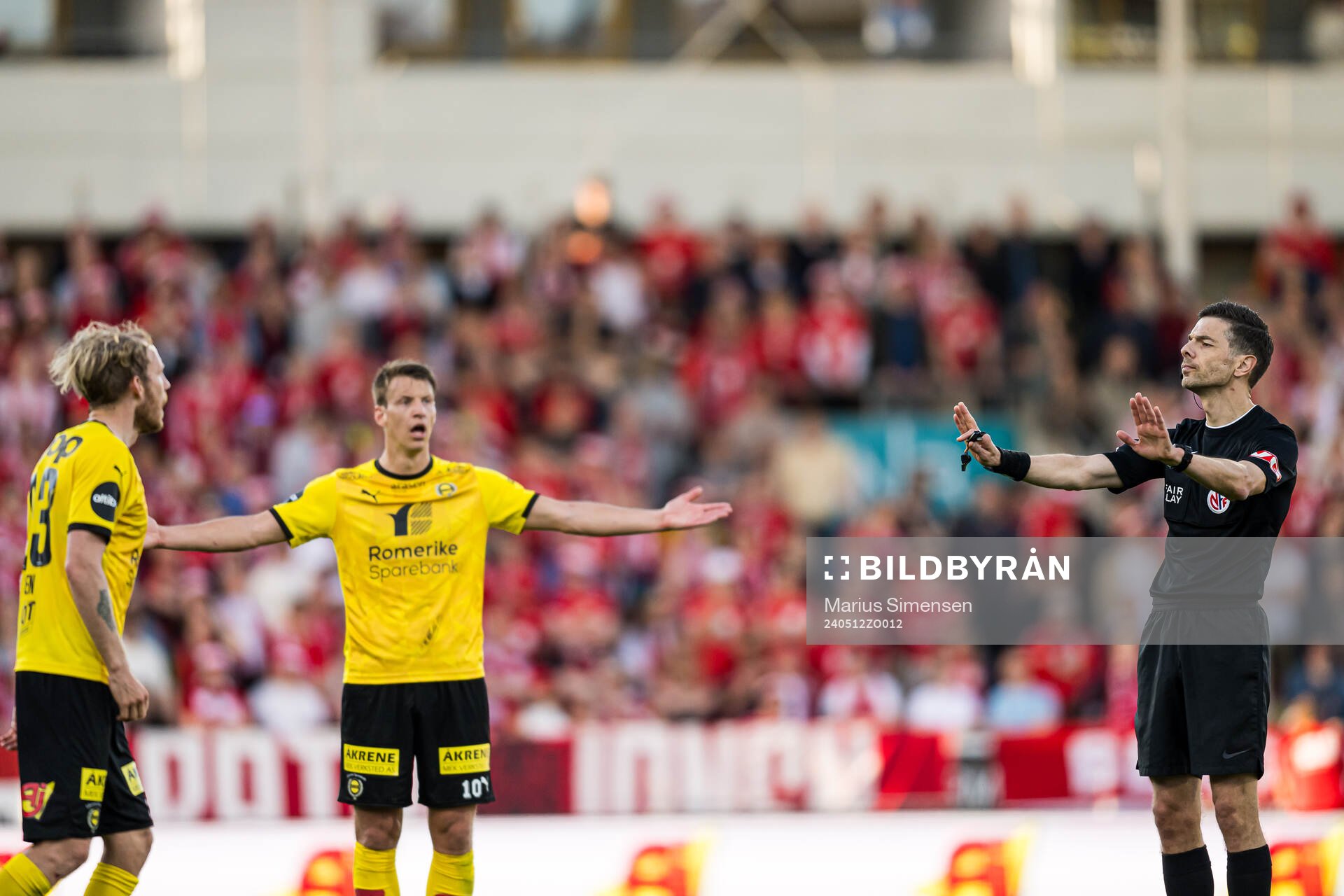 Tore Hansen, referee