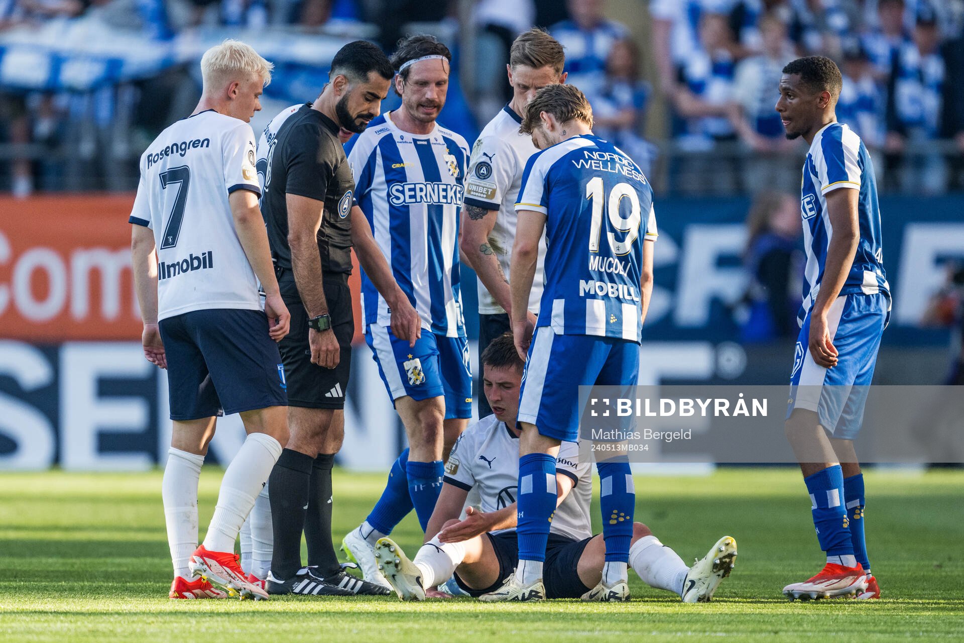 Malmö FFs Lasse Berg Johnsen har ont