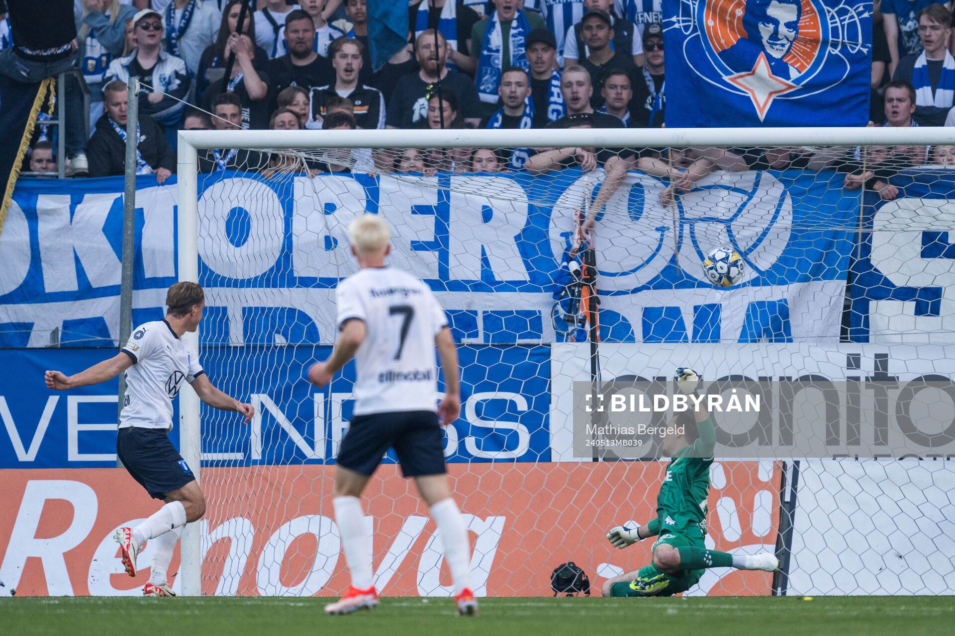 Malmö FFs Erik Botheim gör 0-1 på IFK Göteborgs