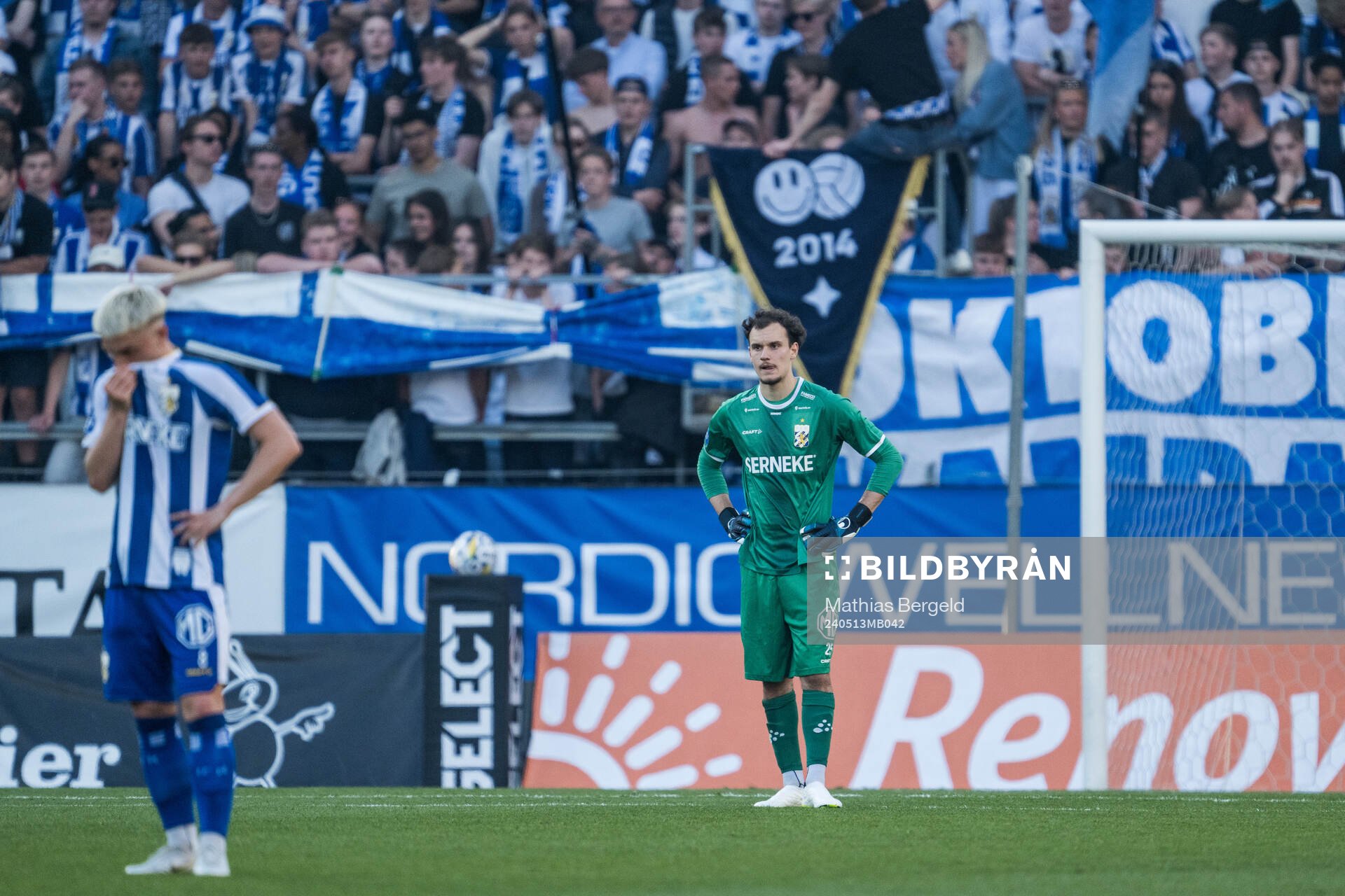 IFK Göteborgs målvakt Elis Bishesari deppar