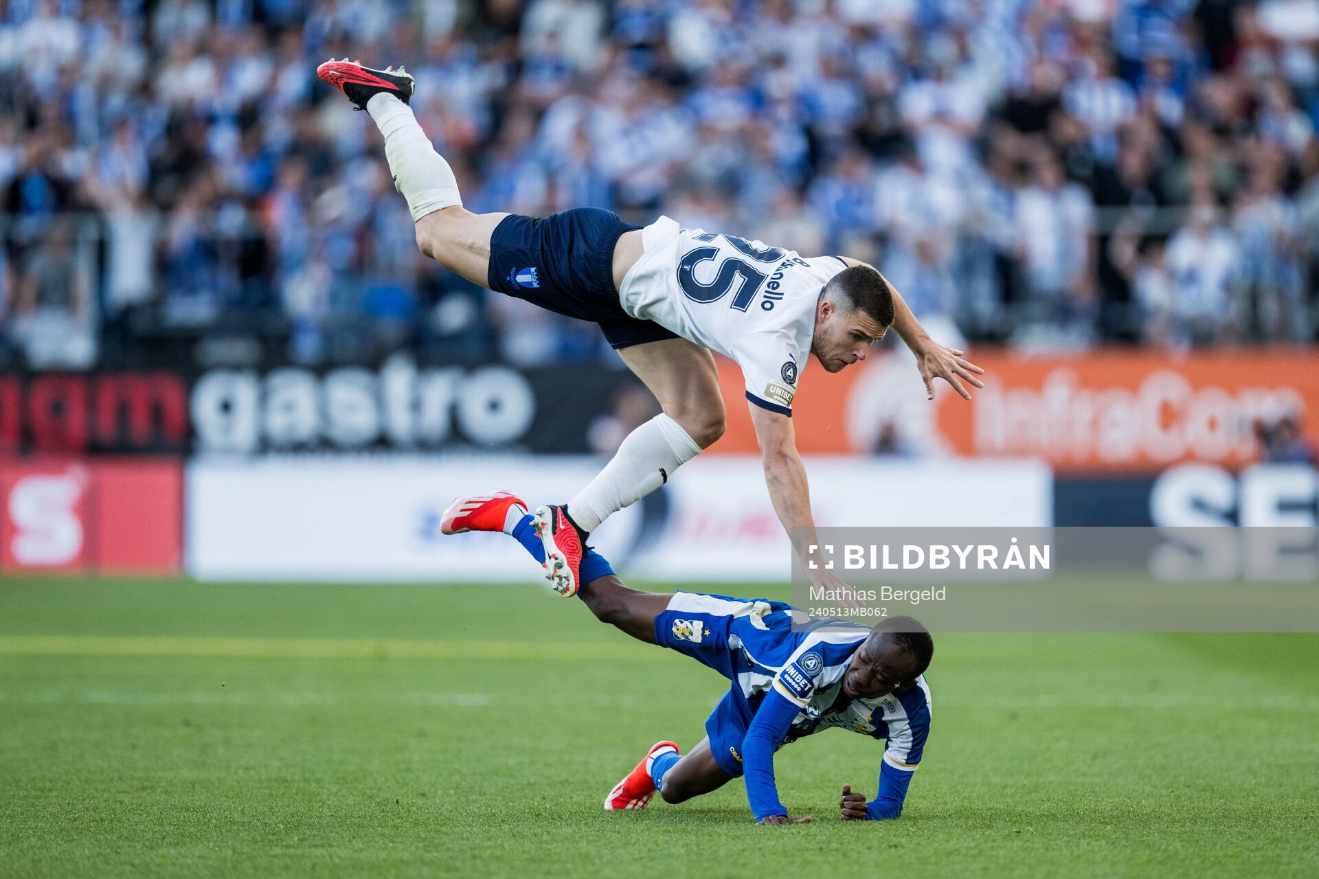 Malmö FFs Gabriel Busanello och IFK Göteborgs Malick
