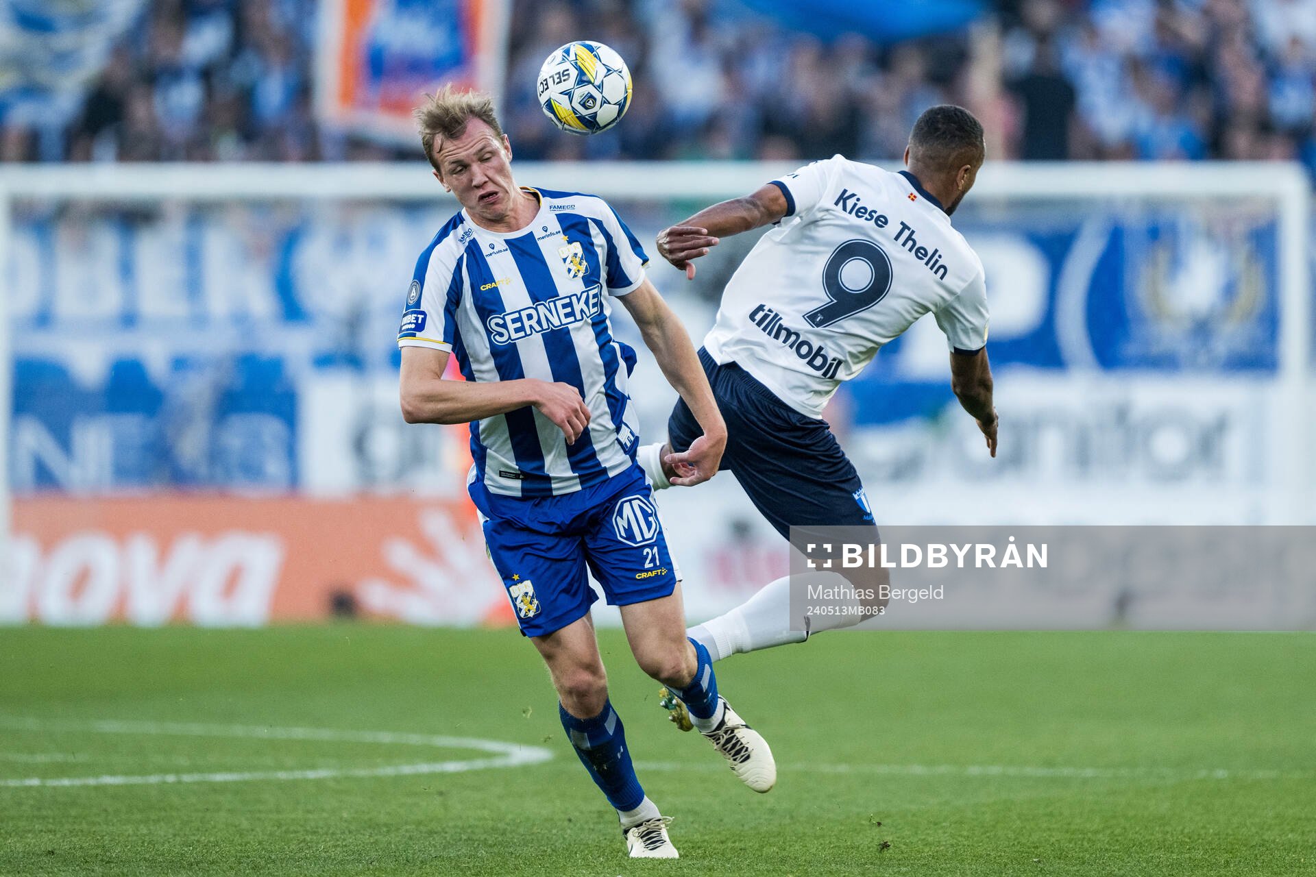 IFK Göteborgs Adam Carlén och Malmö FFs Isaac Kiese