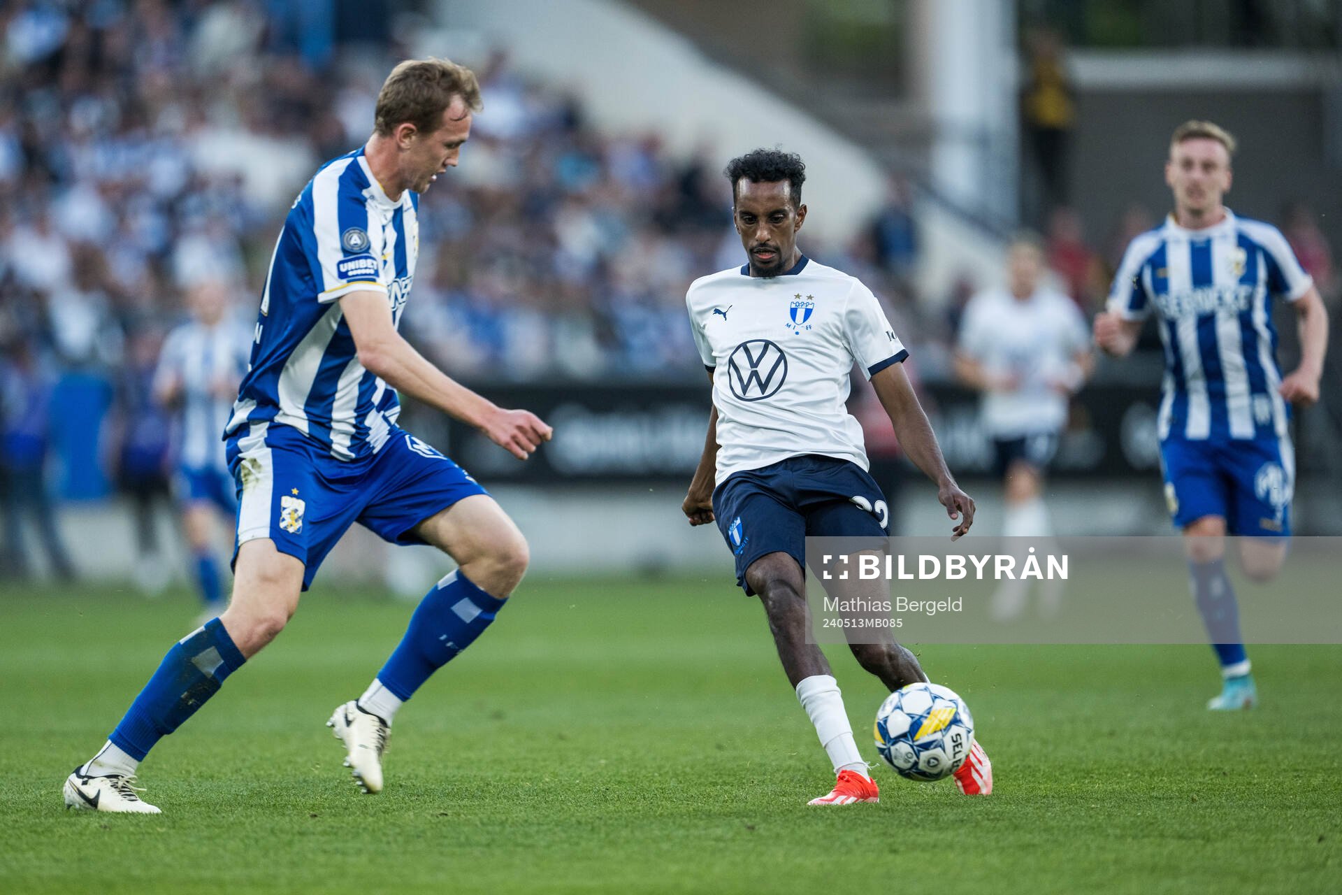 IFK Göteborgs Adam Carlén och Malmö FFs Taha Ali