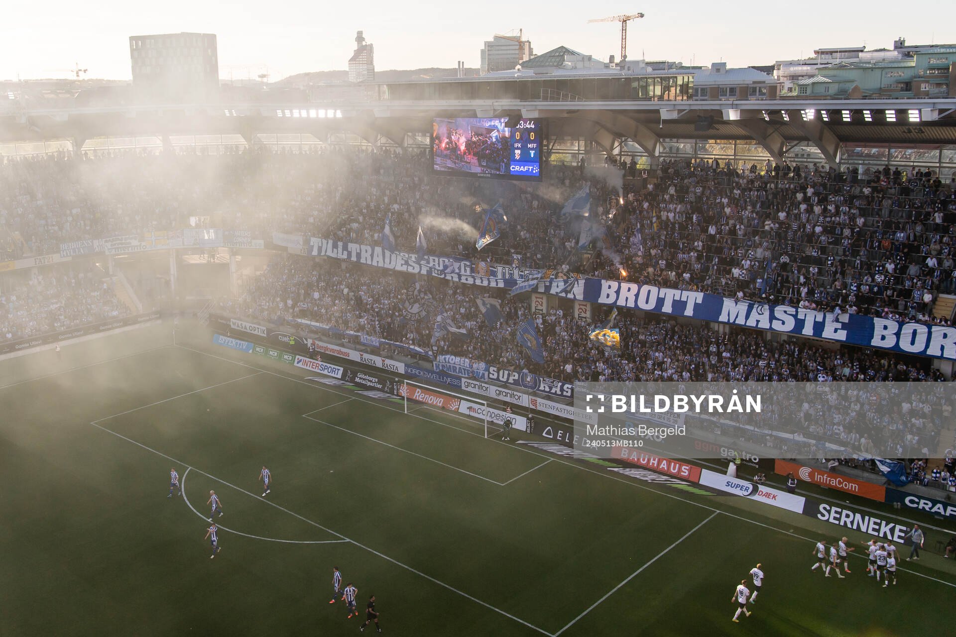 Malmö FFs Erik Botheim jublar med lagkamrater