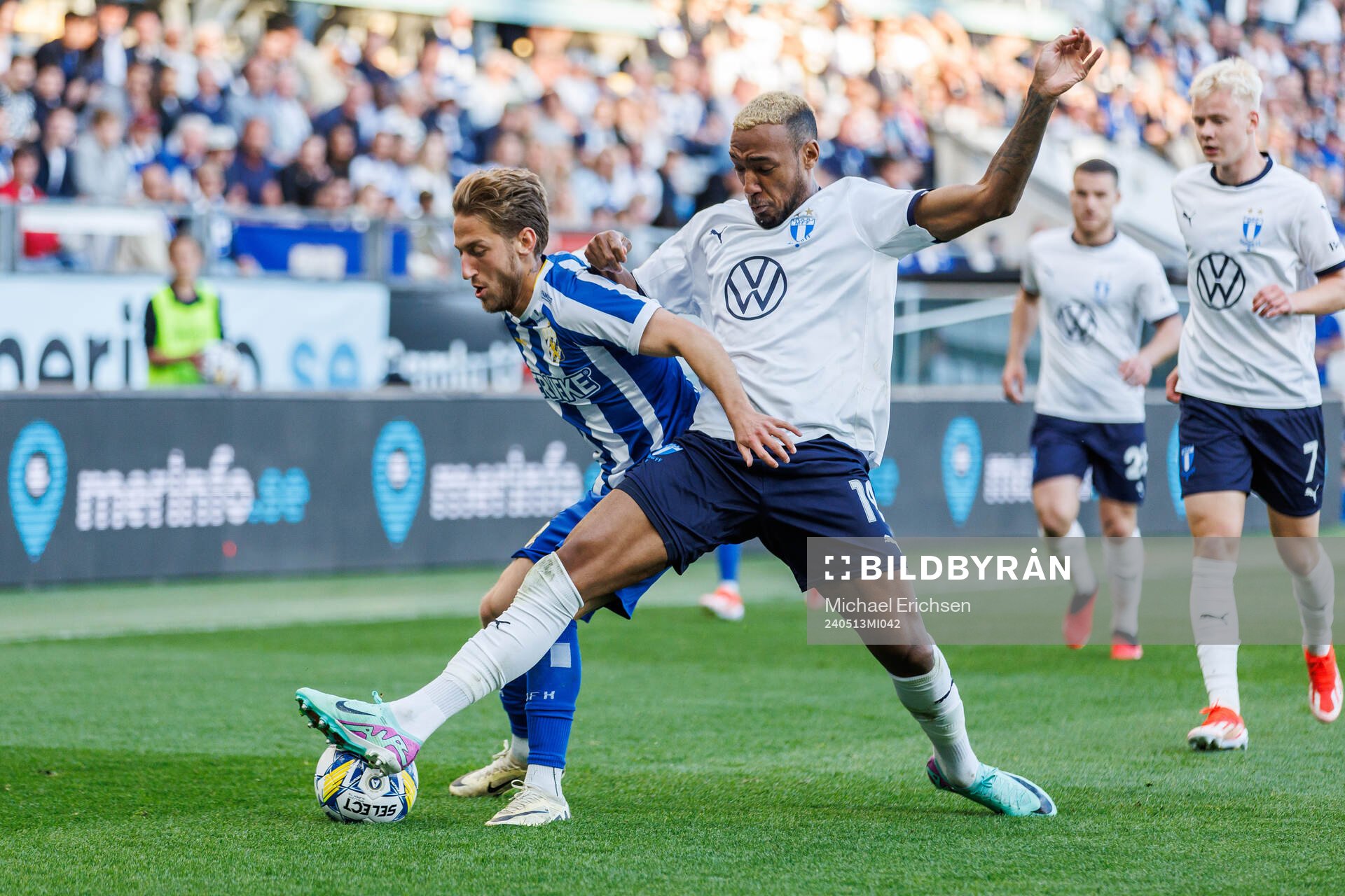 IFK Göteborgs Arbnor Mucolli och Malmö FFs Derek Cornelius