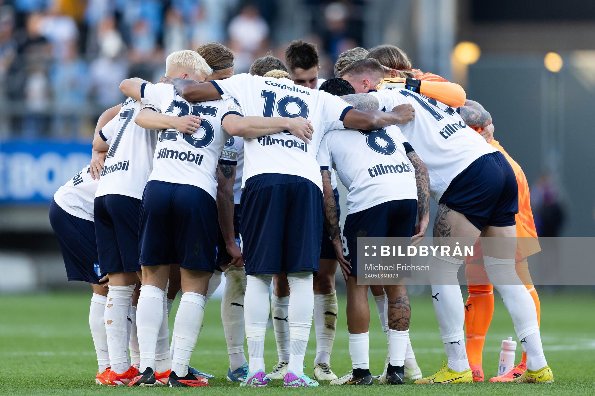 Malmö FF samlade innan andra halvleken av fotbollsmatchen