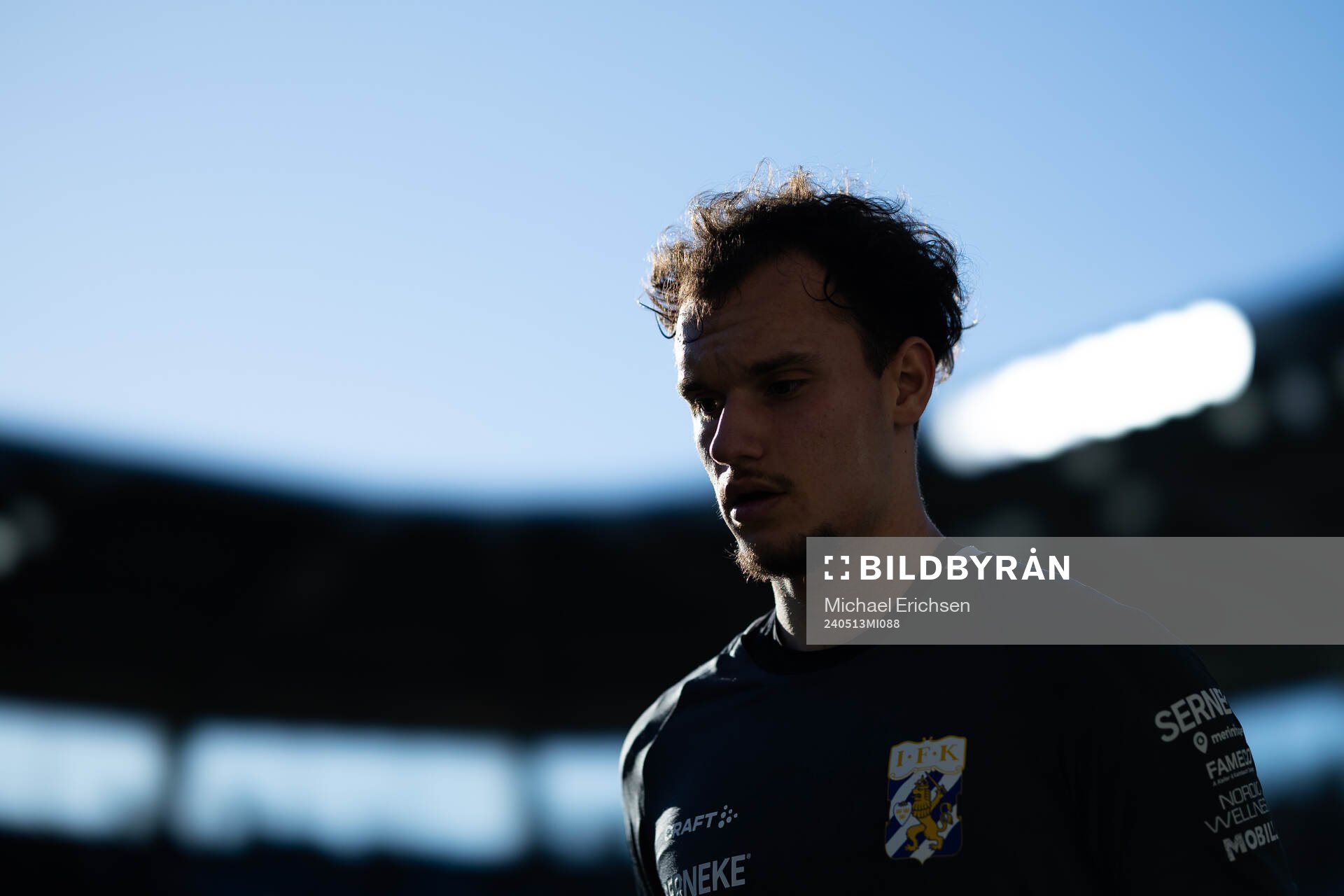 IFK Göteborgs målvakt Elis Bishesari innan fotbollsmatchen i Allsvenskan mellan IFK Göteborg och Malmö FF den 13 maj 2024 i Göteborg.