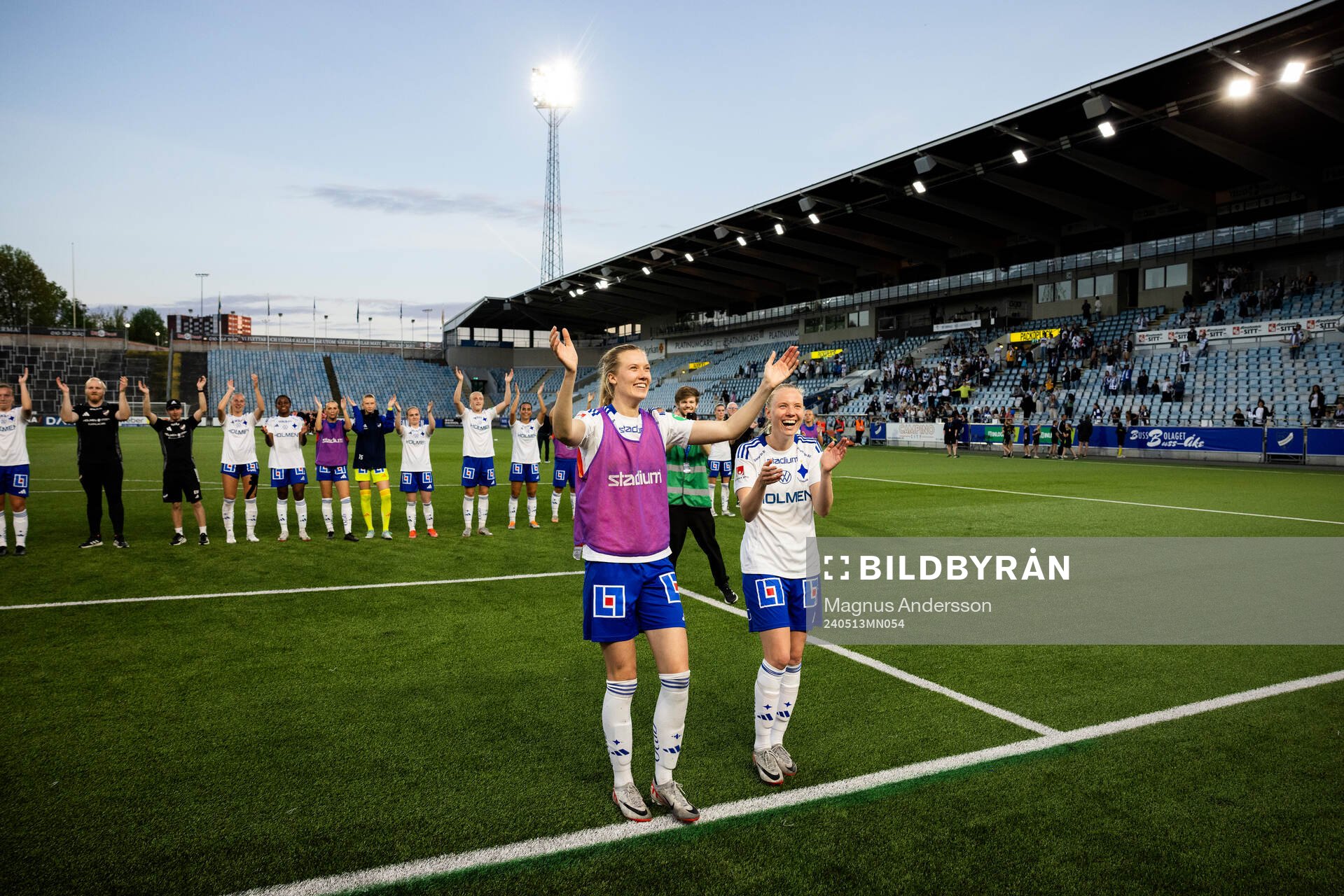 IFK Norrköpings Ebba Handfast och Elin Rombing jublar efter fotbollsmatchen i Damallsvenskan mellan IFK Norrköping och KIF Örebro den 13 maj 2024 i Norrköping.