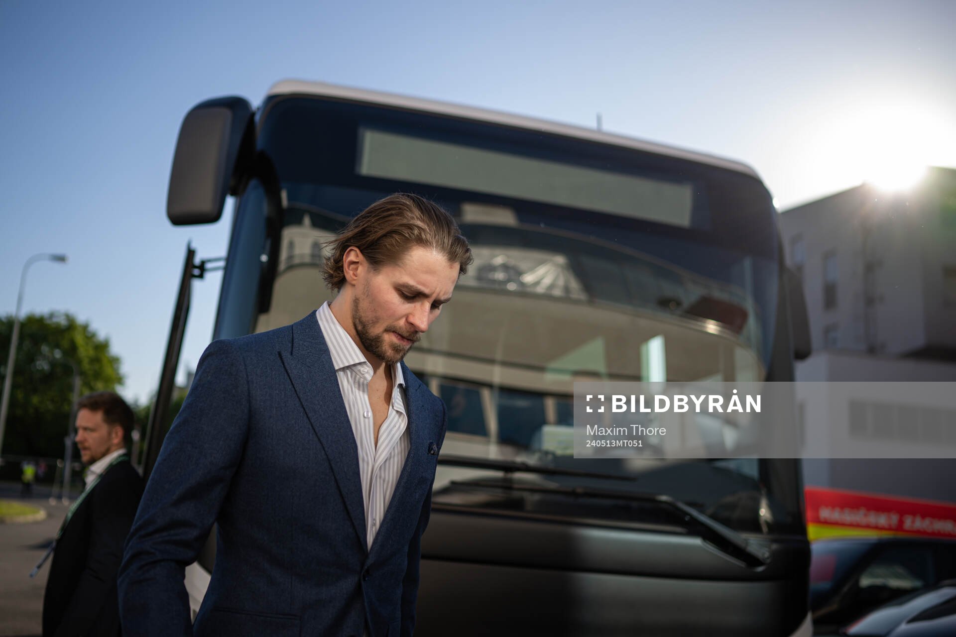 Adrian Kempe of Sweden arrives to the arena