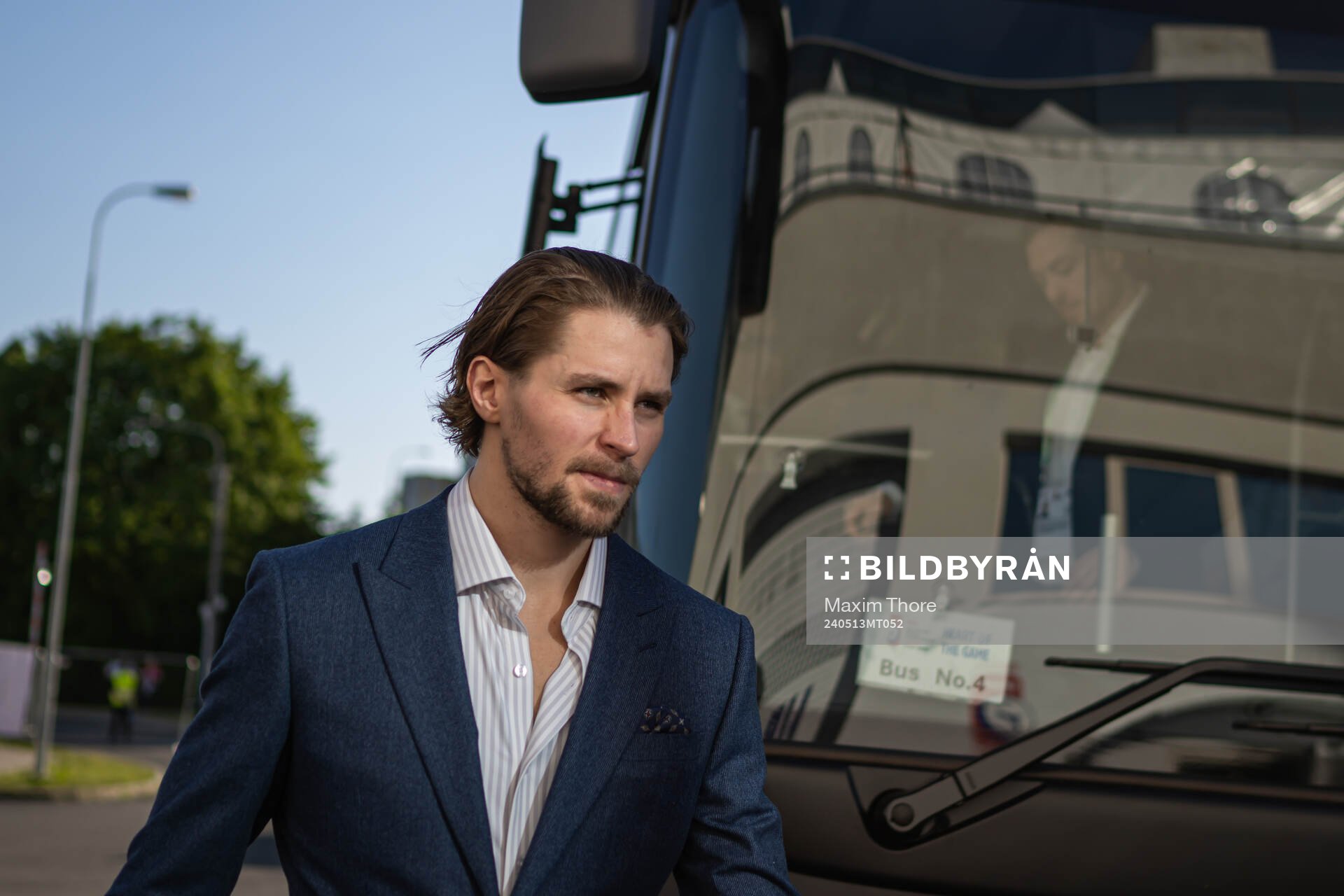 Adrian Kempe of Sweden arrives to the arena